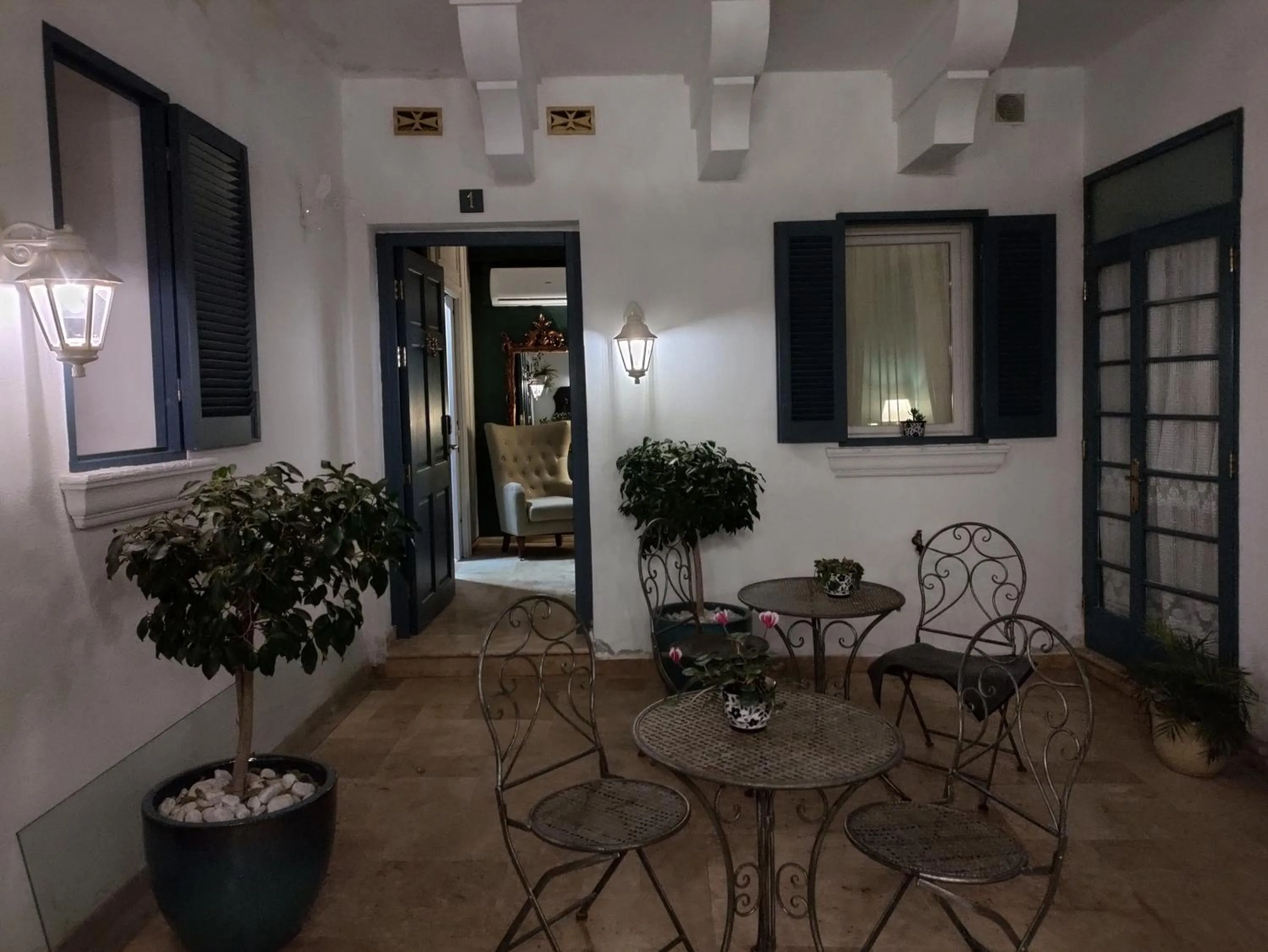 Julina Boutique Living