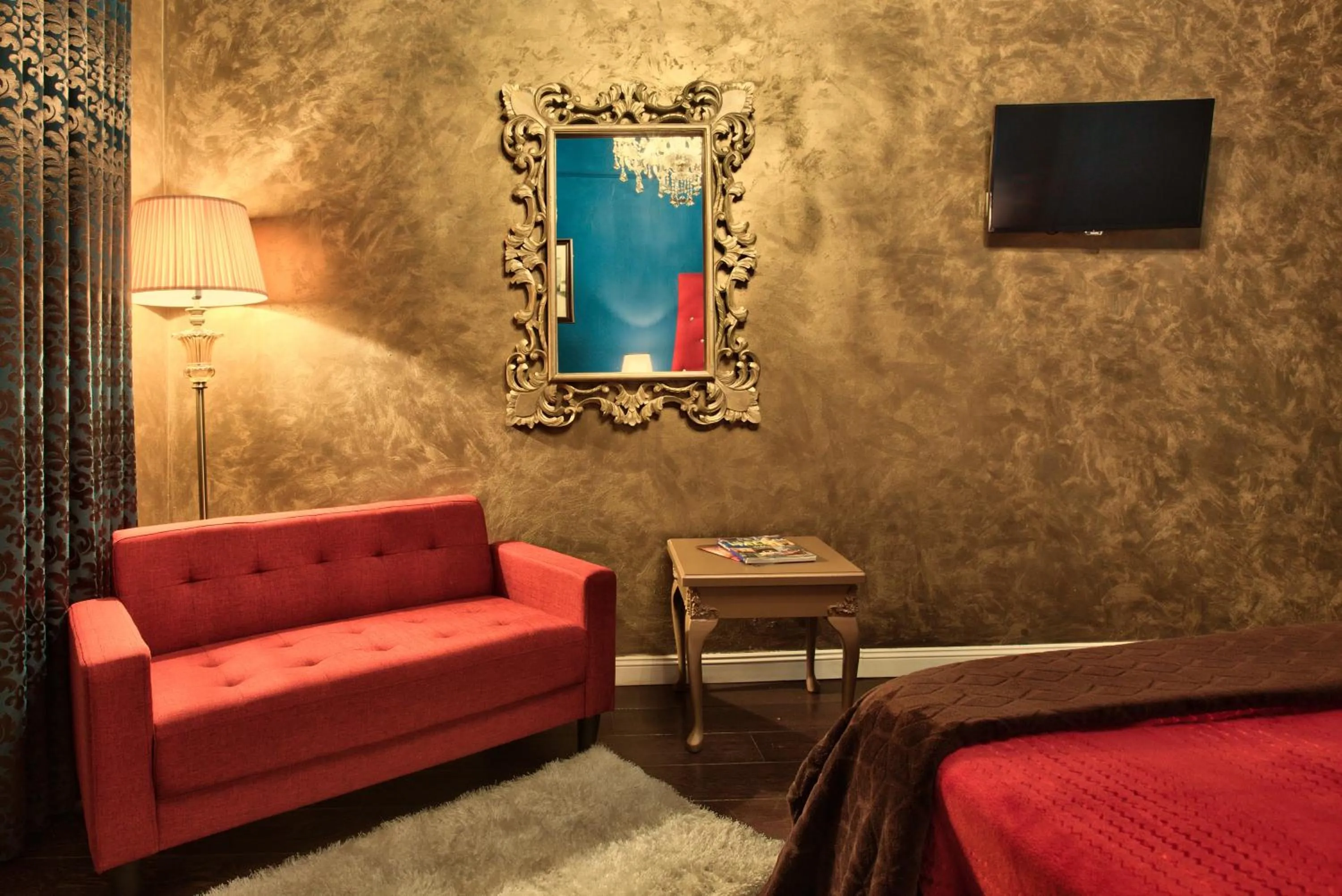 Julina Boutique Living