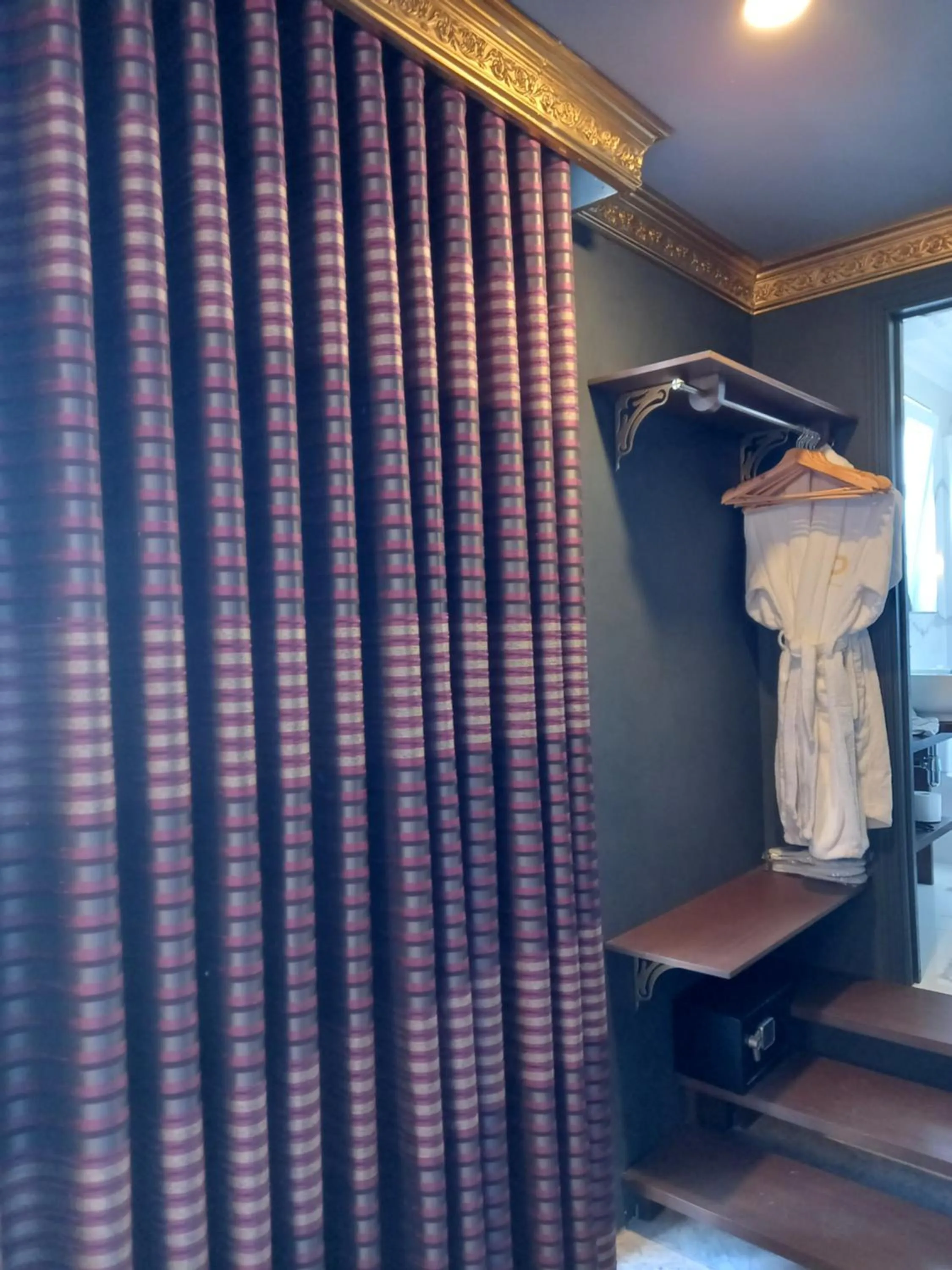 Julina Boutique Living