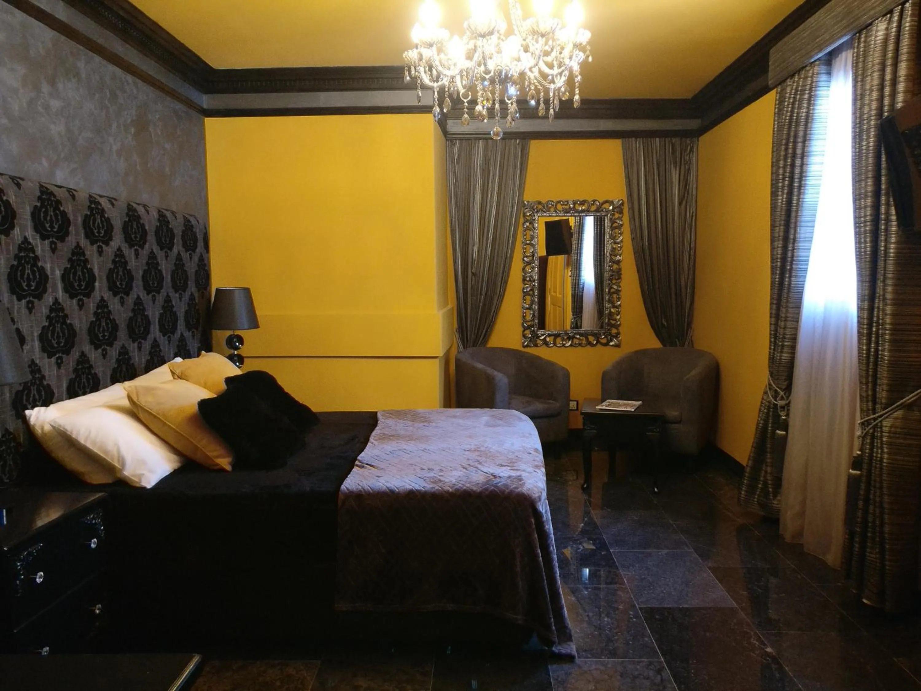 Bed in Julina Boutique Living