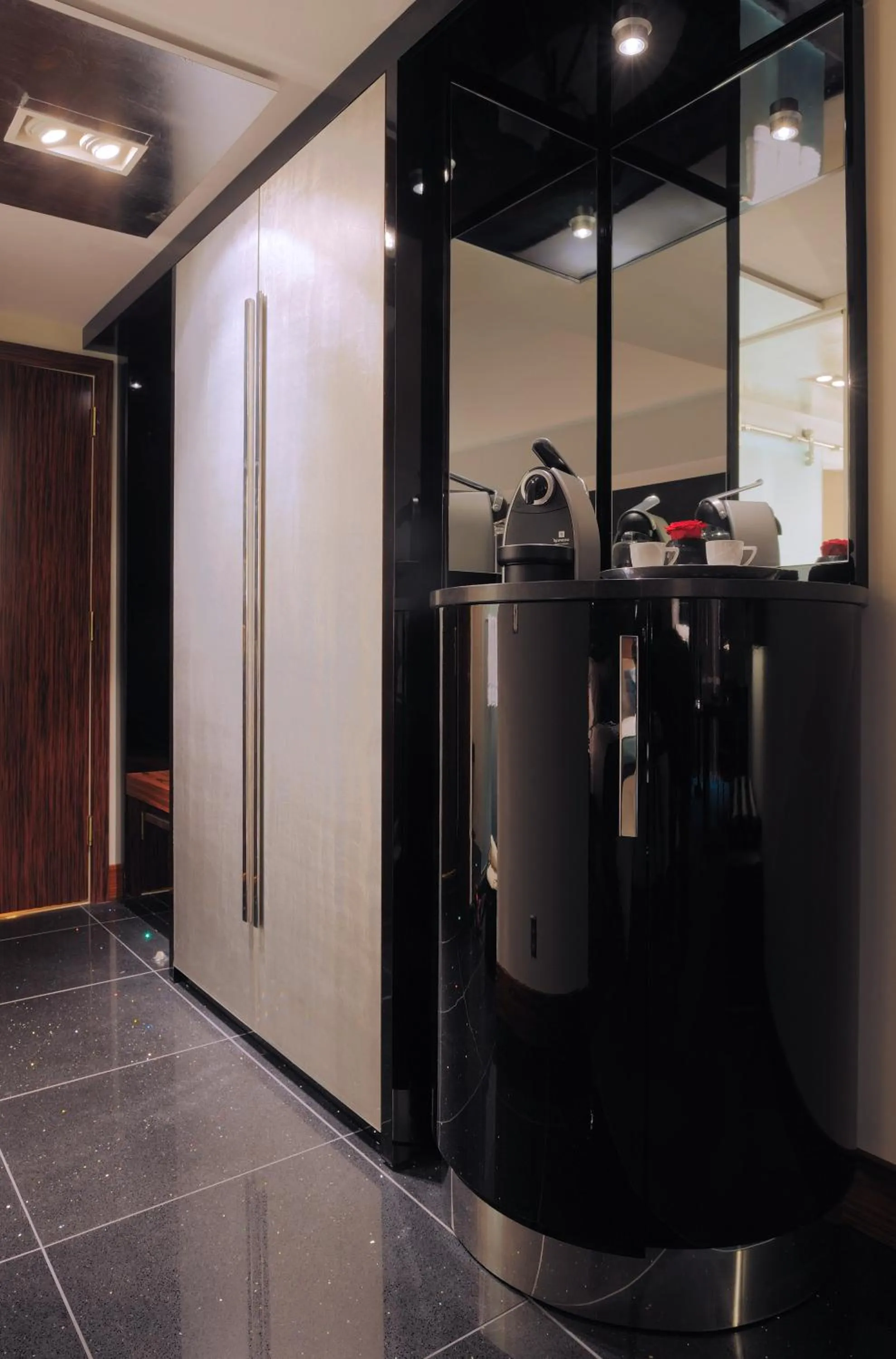 Coffee/tea facilities in Radisson Blu Aqua Hotel, Chicago
