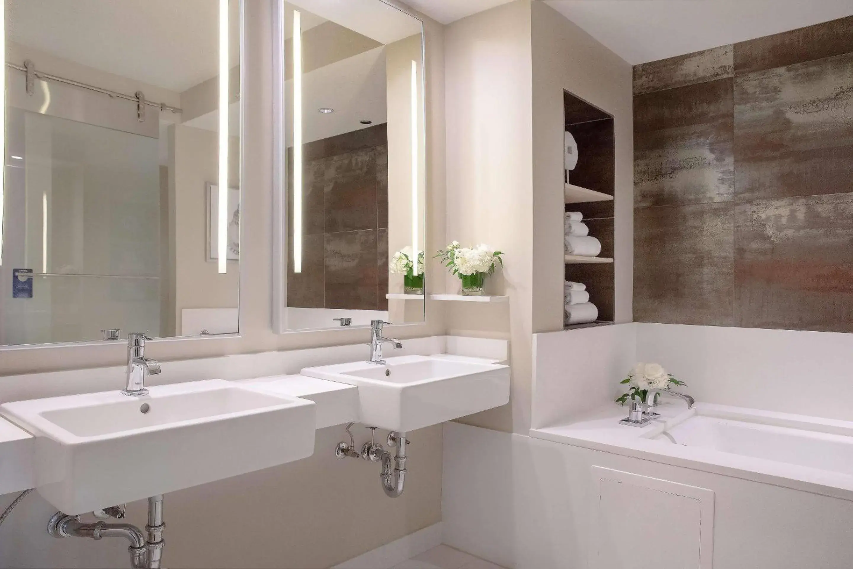 Bedroom in Radisson Blu Aqua Hotel, Chicago Bedroom in Radisson Blu Aqua Hotel, Chicago