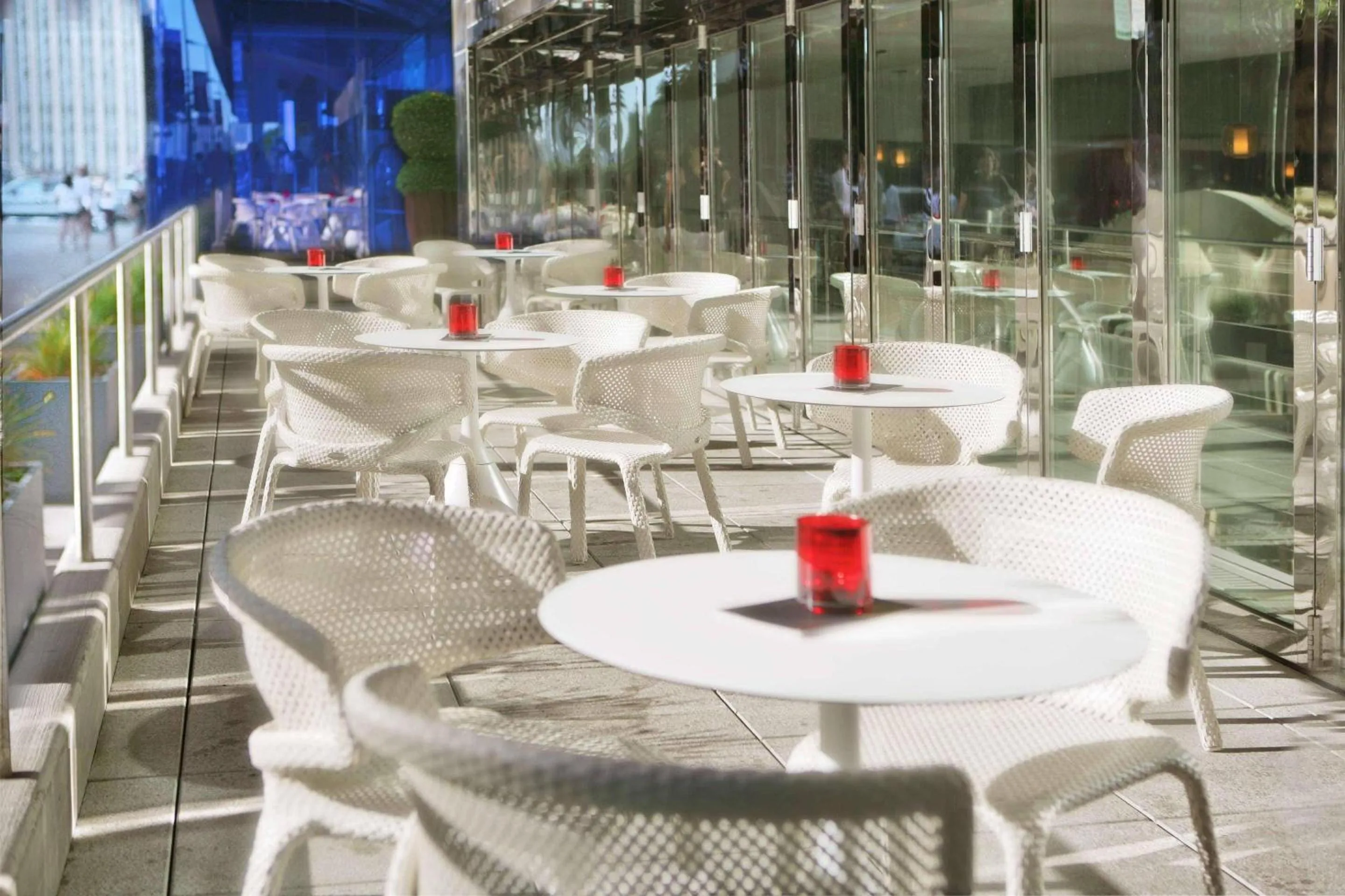 Restaurant/places to eat in Radisson Blu Aqua Hotel, Chicago