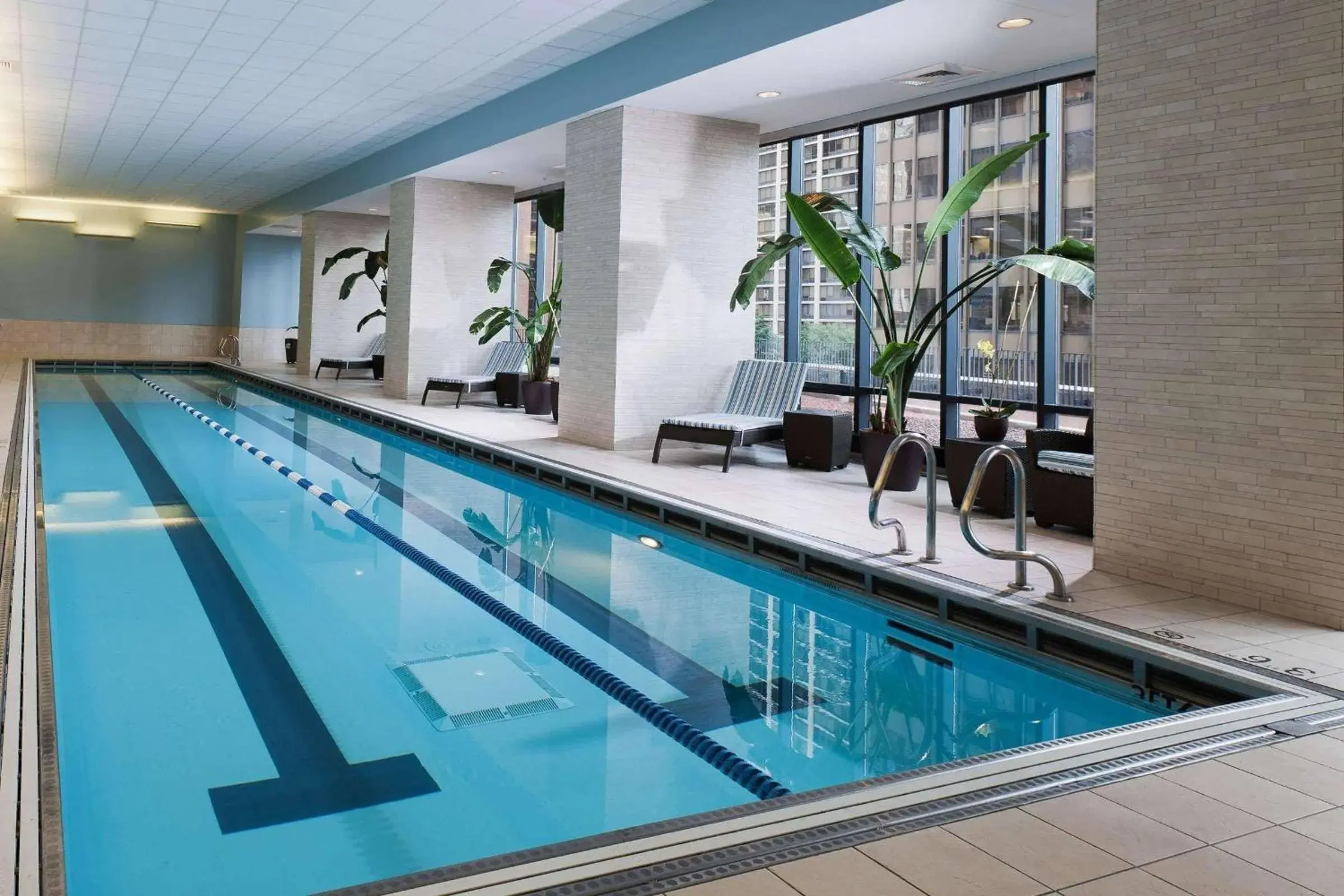 Swimming pool in Radisson Blu Aqua Hotel, Chicago Swimming pool in Radisson Blu Aqua Hotel, Chicago