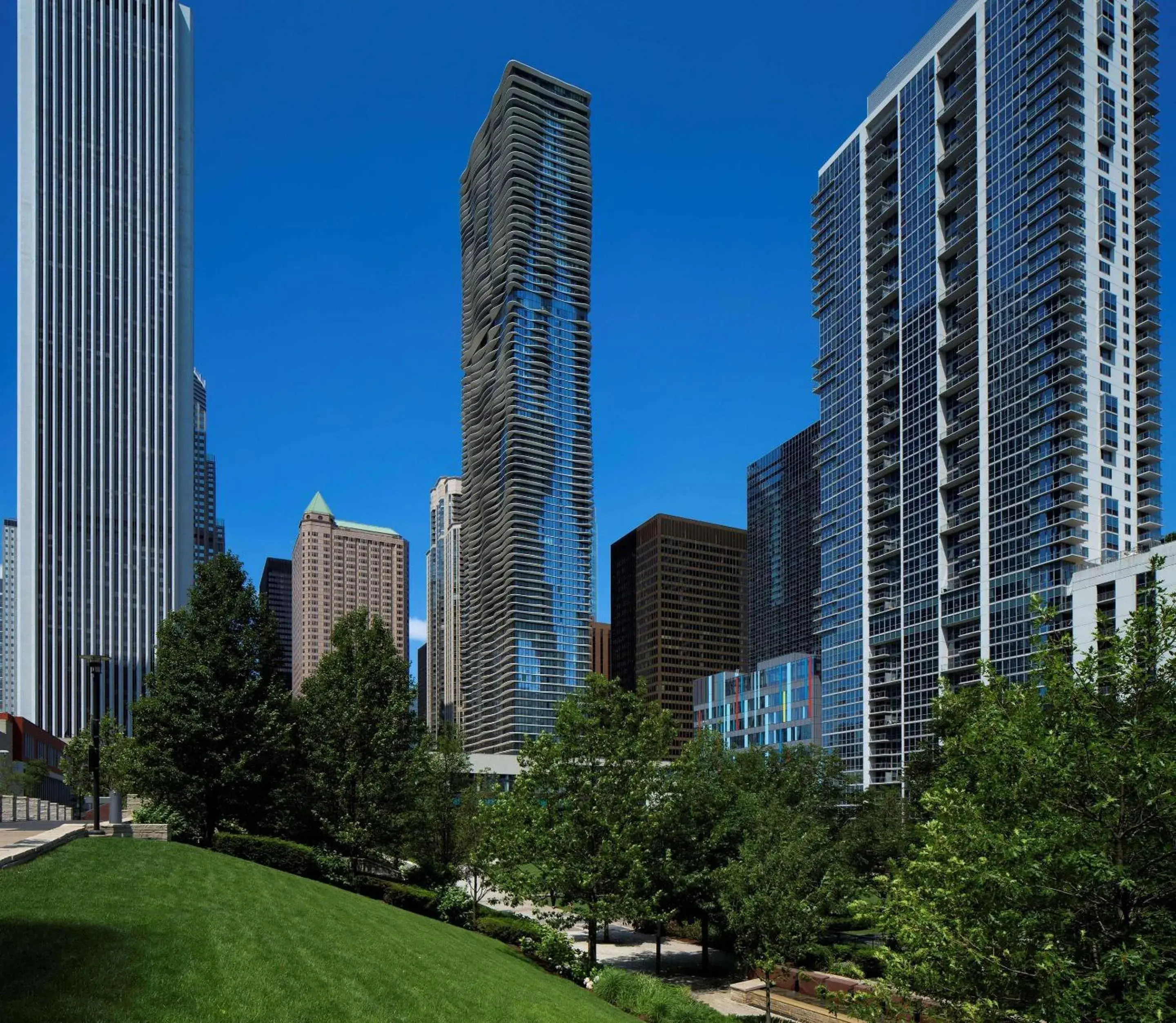 Property building in Radisson Blu Aqua Hotel, Chicago Property building in Radisson Blu Aqua Hotel, Chicago