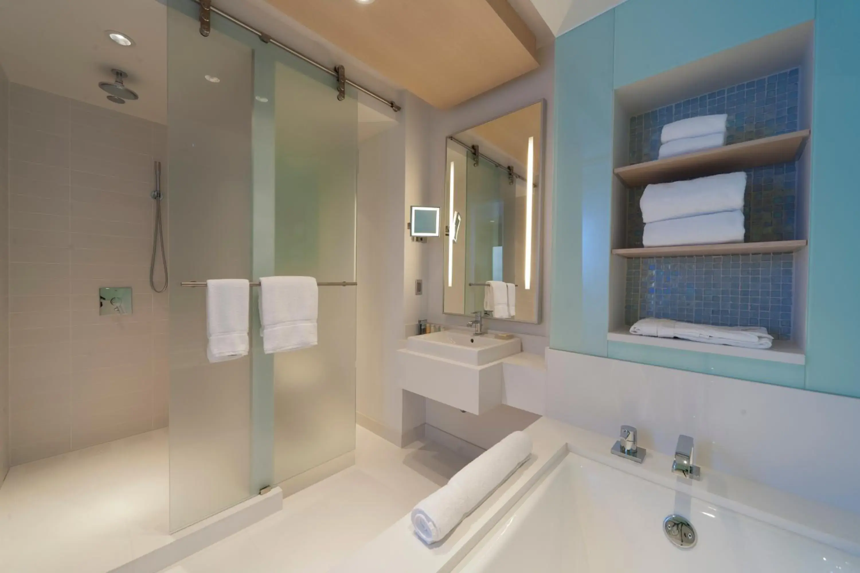 King Room with Balcony and City View - Non-Smoking in Radisson Blu Aqua Hotel, Chicago King Room with Balcony and City View - Non-Smoking in Radisson Blu Aqua Hotel, Chicago