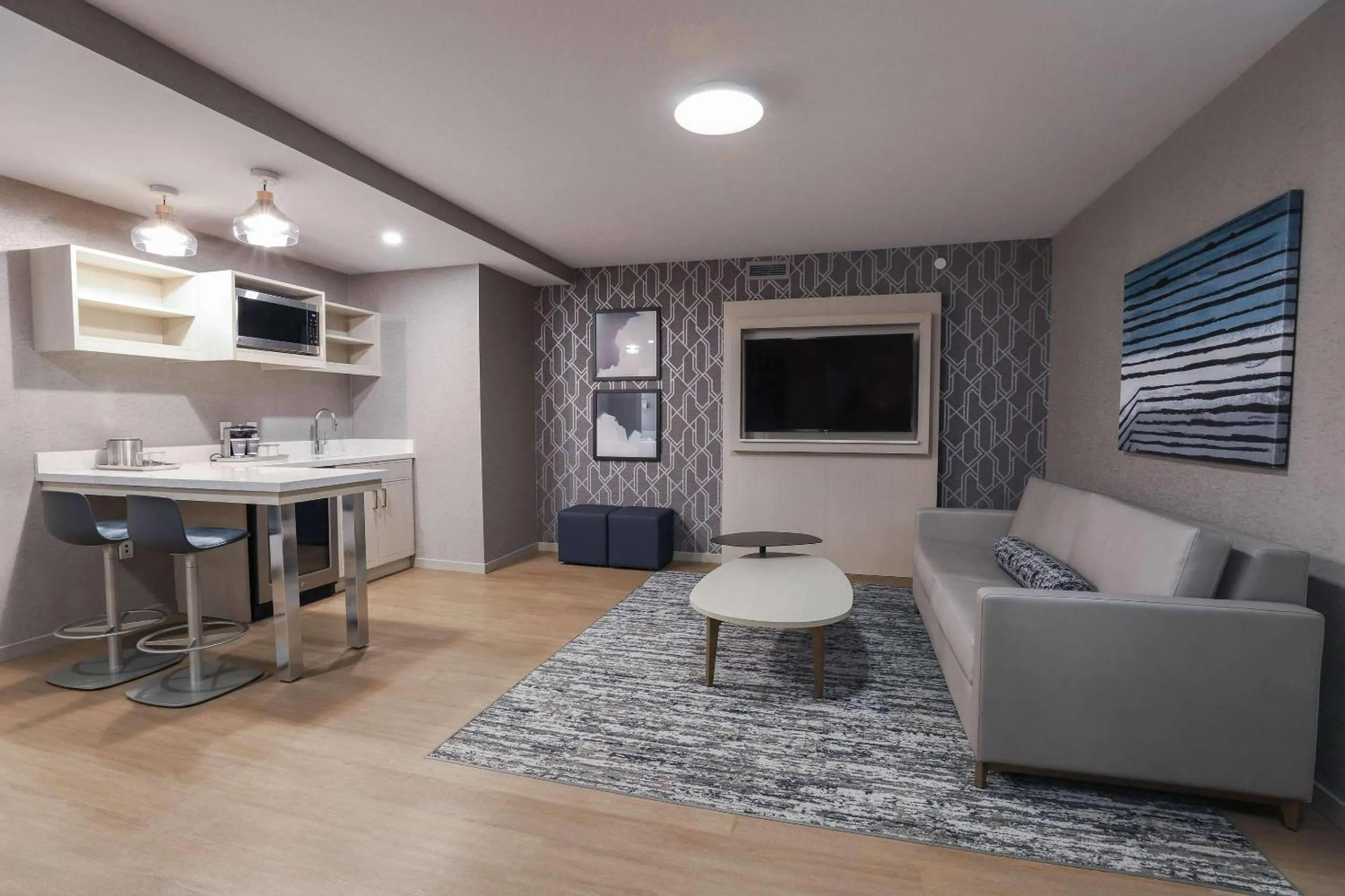 Bedroom in Radisson Plaza Hotel at Kalamazoo Center