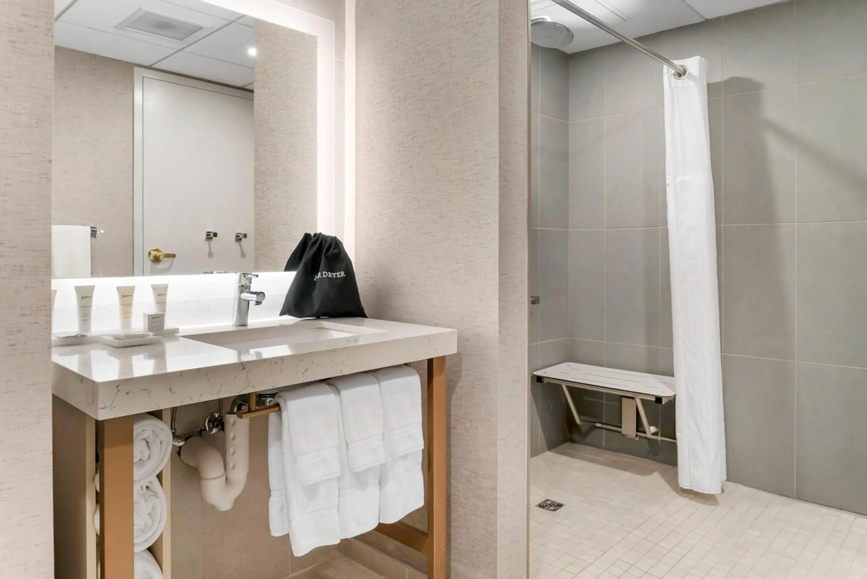 Bedroom in Radisson Plaza Hotel at Kalamazoo Center