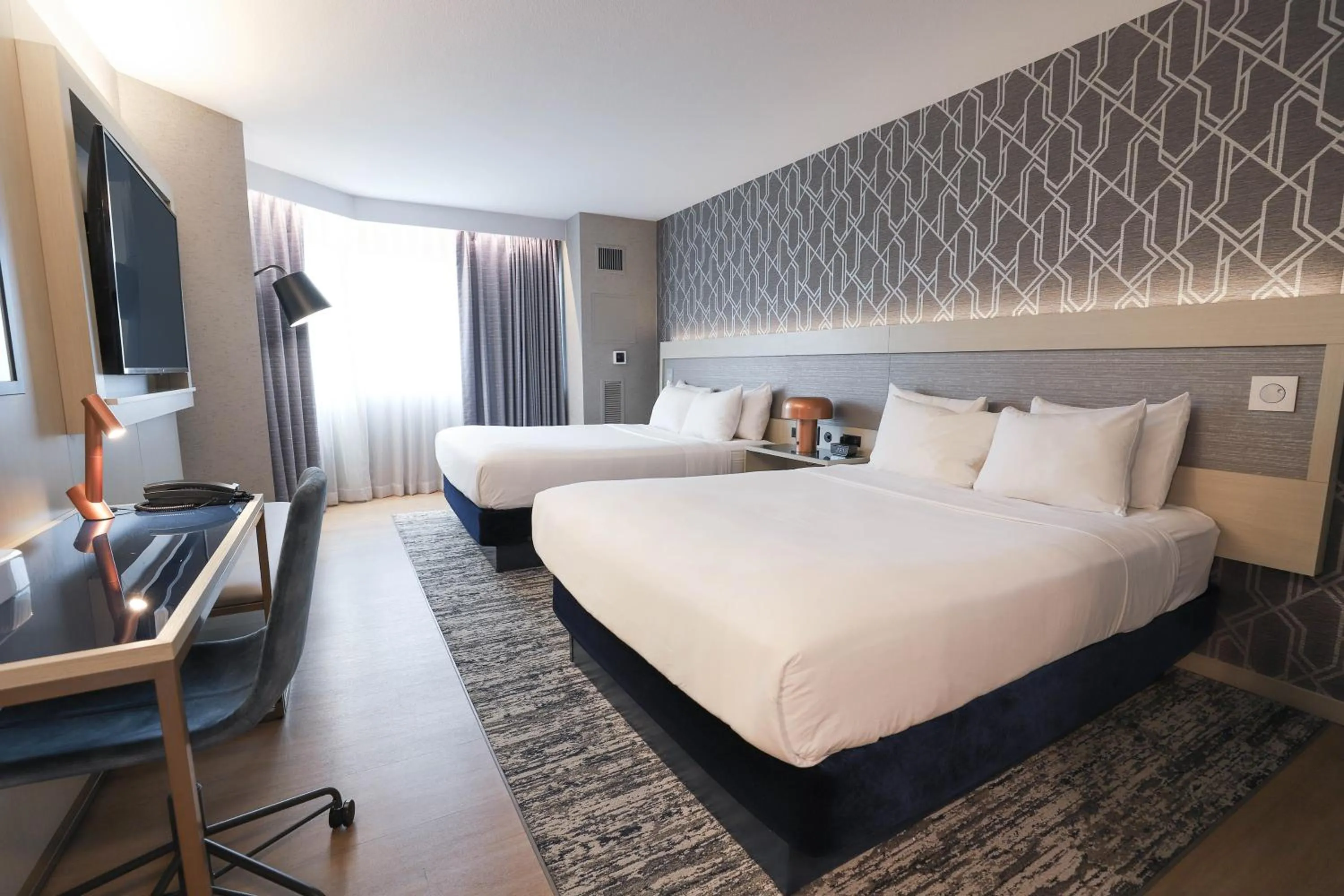 Bedroom, Bed in Radisson Plaza Hotel at Kalamazoo Center