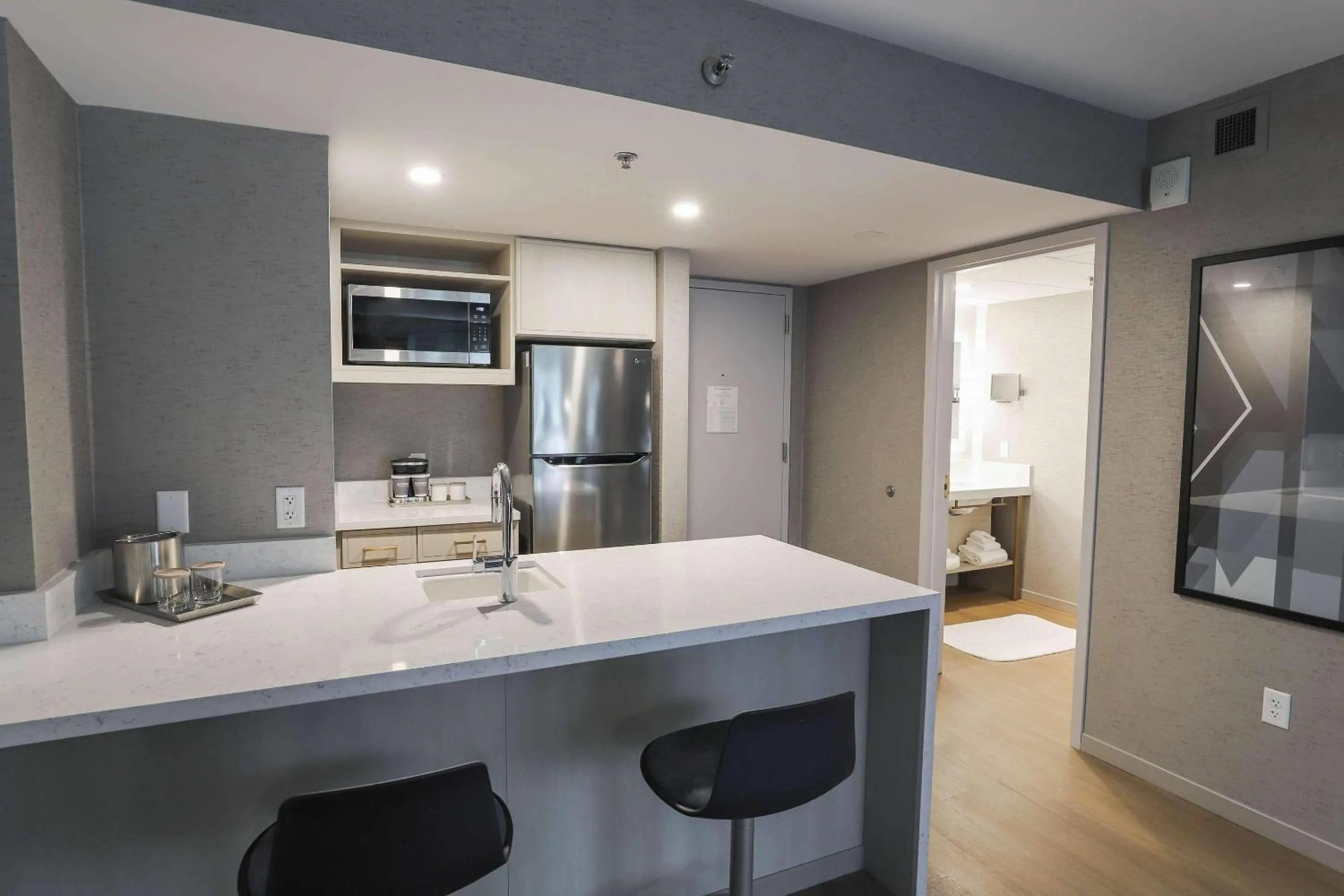 Bedroom in Radisson Plaza Hotel at Kalamazoo Center