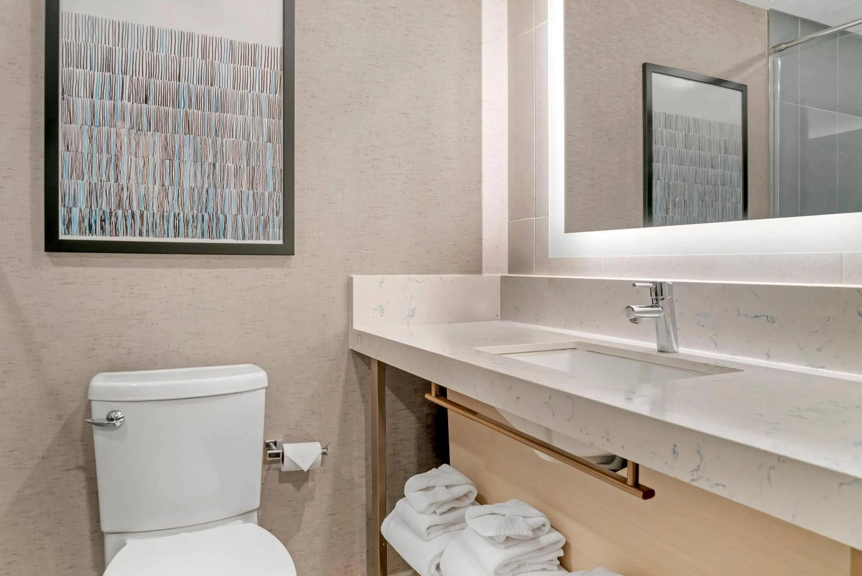 Bedroom in Radisson Plaza Hotel at Kalamazoo Center