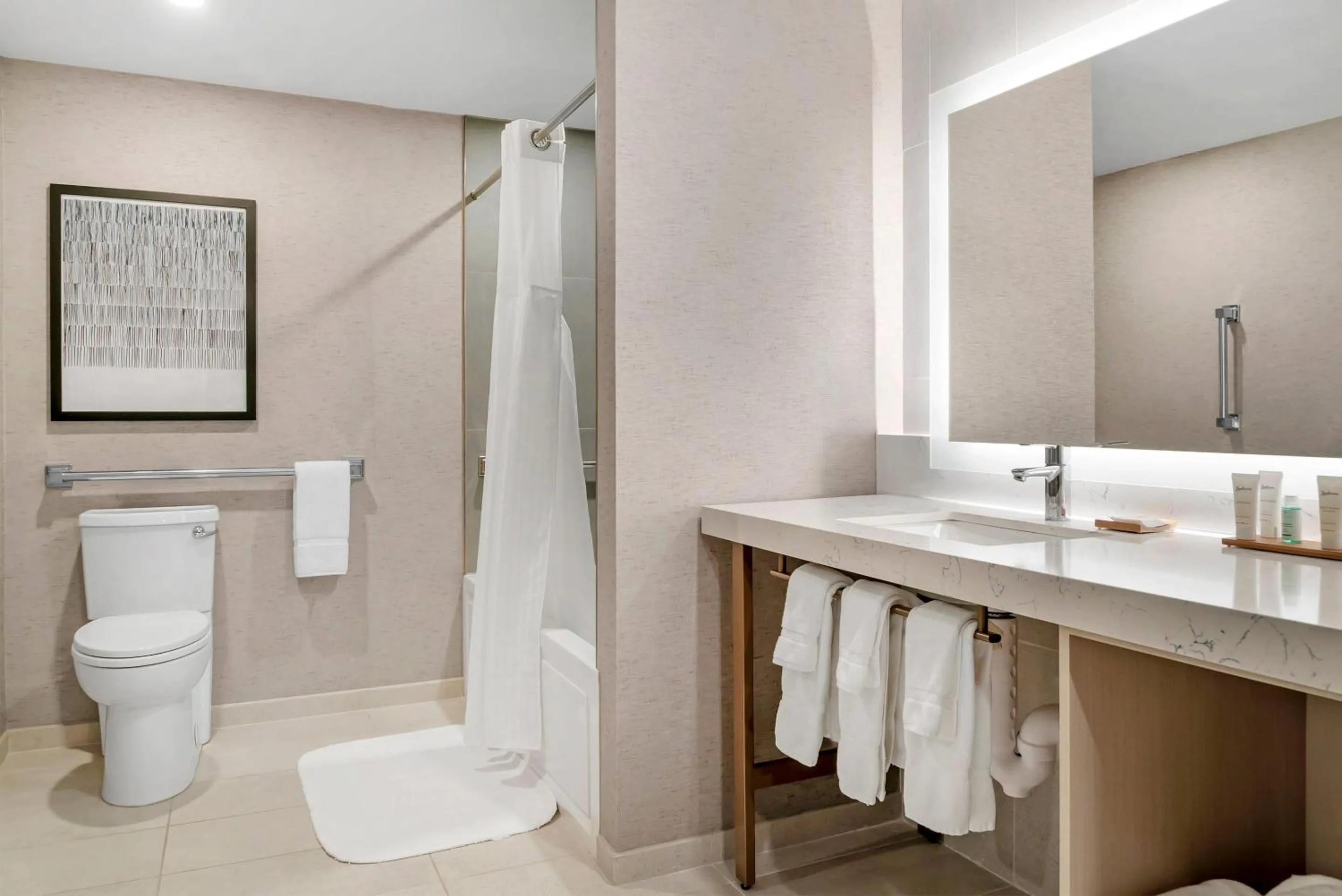 Bedroom in Radisson Plaza Hotel at Kalamazoo Center