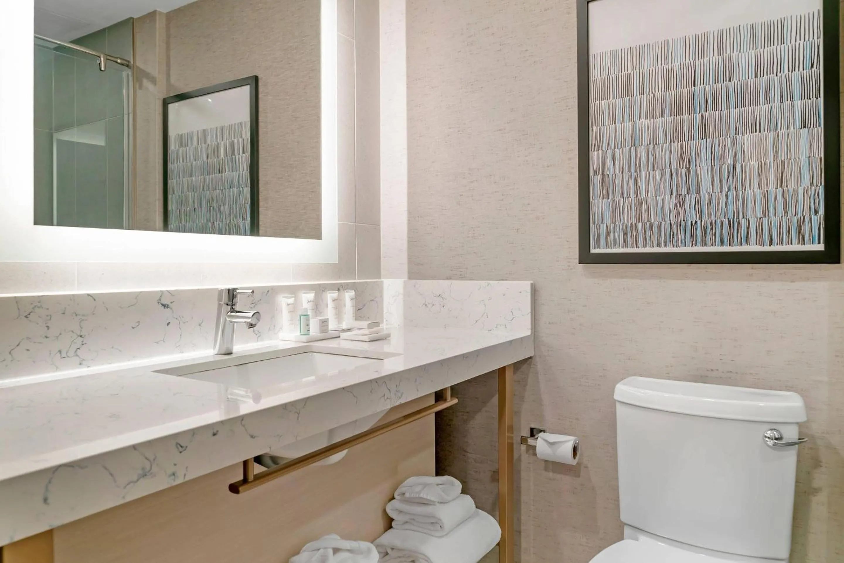 Bedroom in Radisson Plaza Hotel at Kalamazoo Center