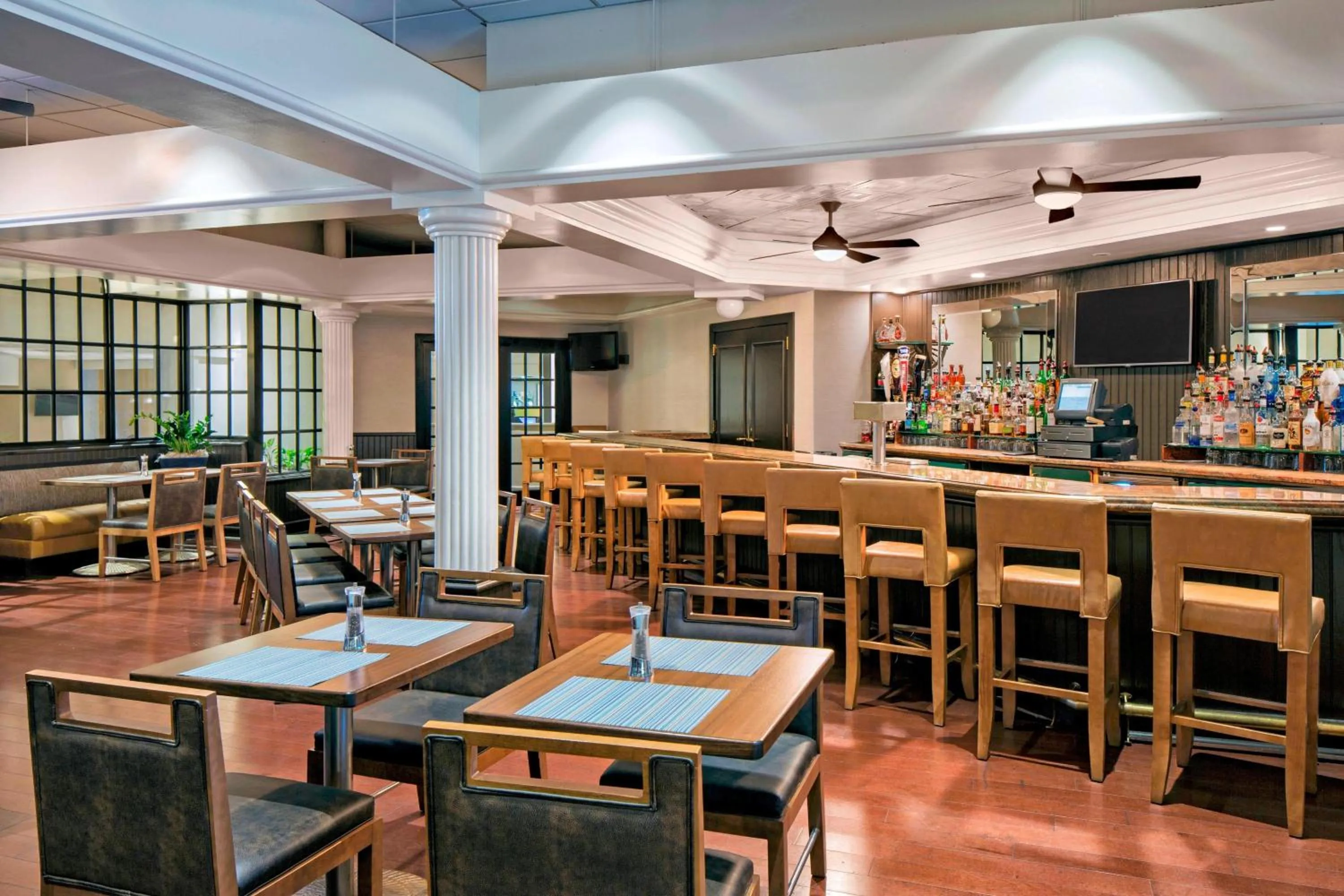 Restaurant/places to eat in Sheraton Harrisburg Hershey Hotel