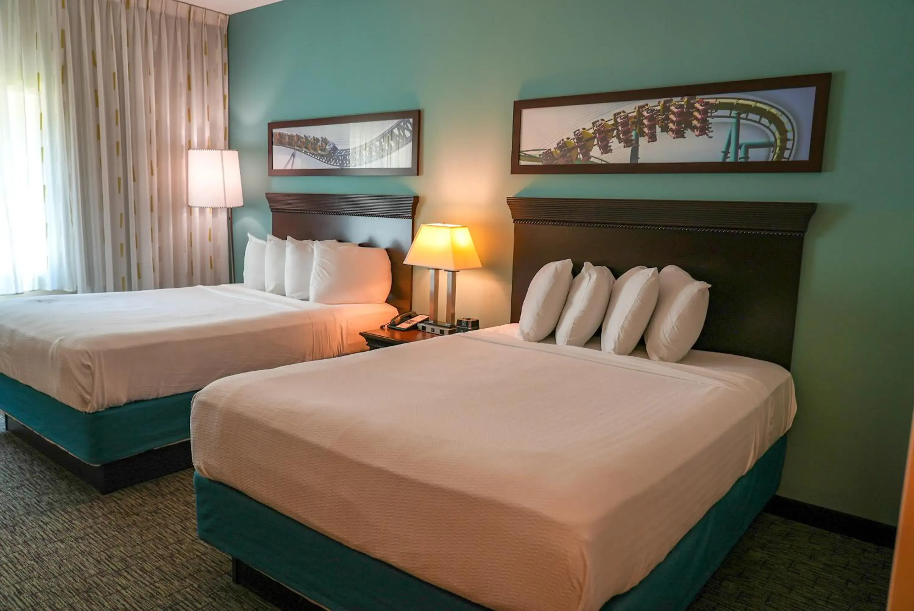 Bedroom, Bed in Cedar Point's Express Hotel Bedroom, Bed in Cedar Point's Express Hotel