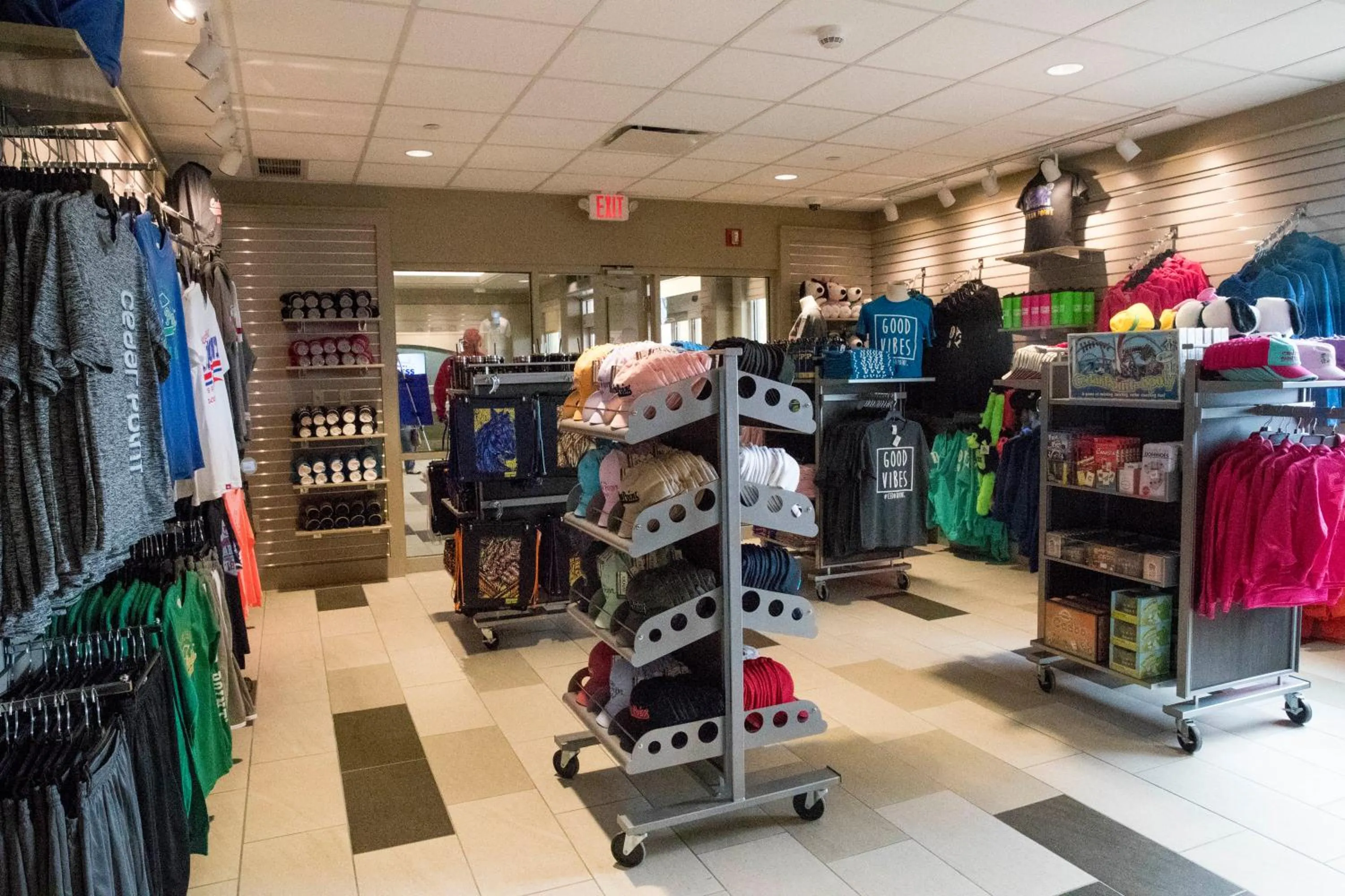 On-site shops in Cedar Point's Express Hotel