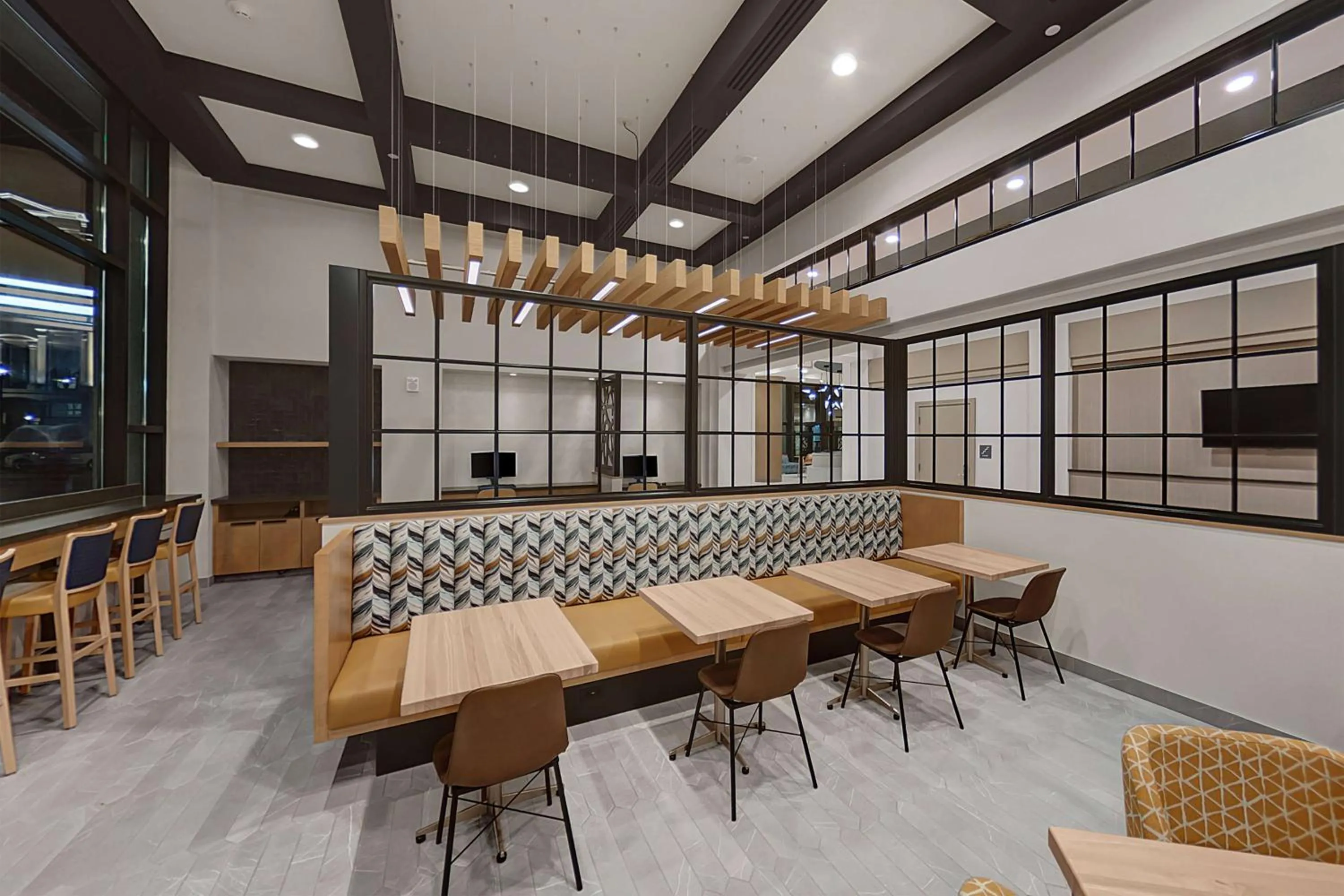 Restaurant/places to eat in Hilton Garden Inn Toledo Downtown