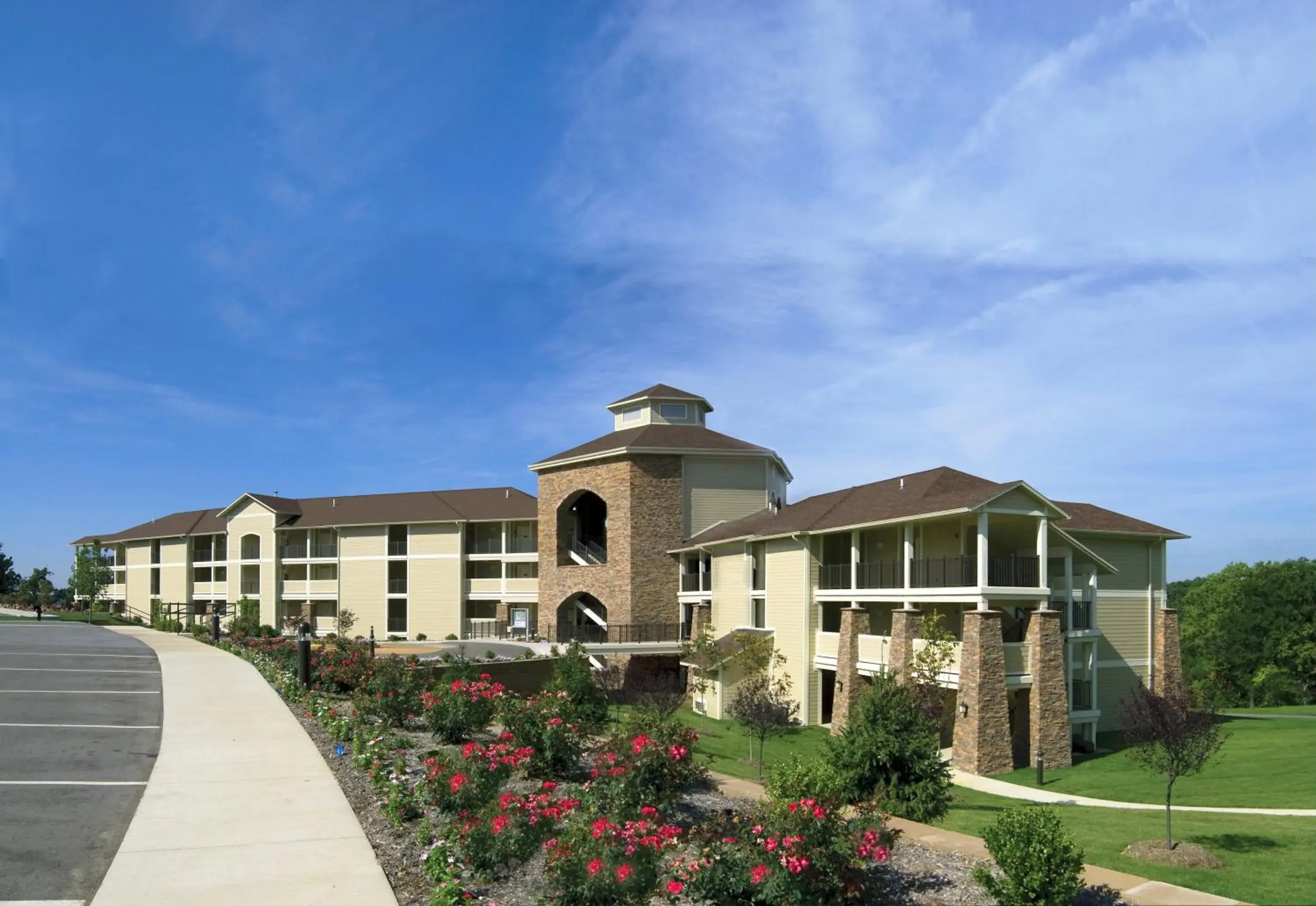 Facade/entrance in Lodge of Four Seasons Golf Resort, Marina & Spa Facade/entrance in Lodge of Four Seasons Golf Resort, Marina & Spa