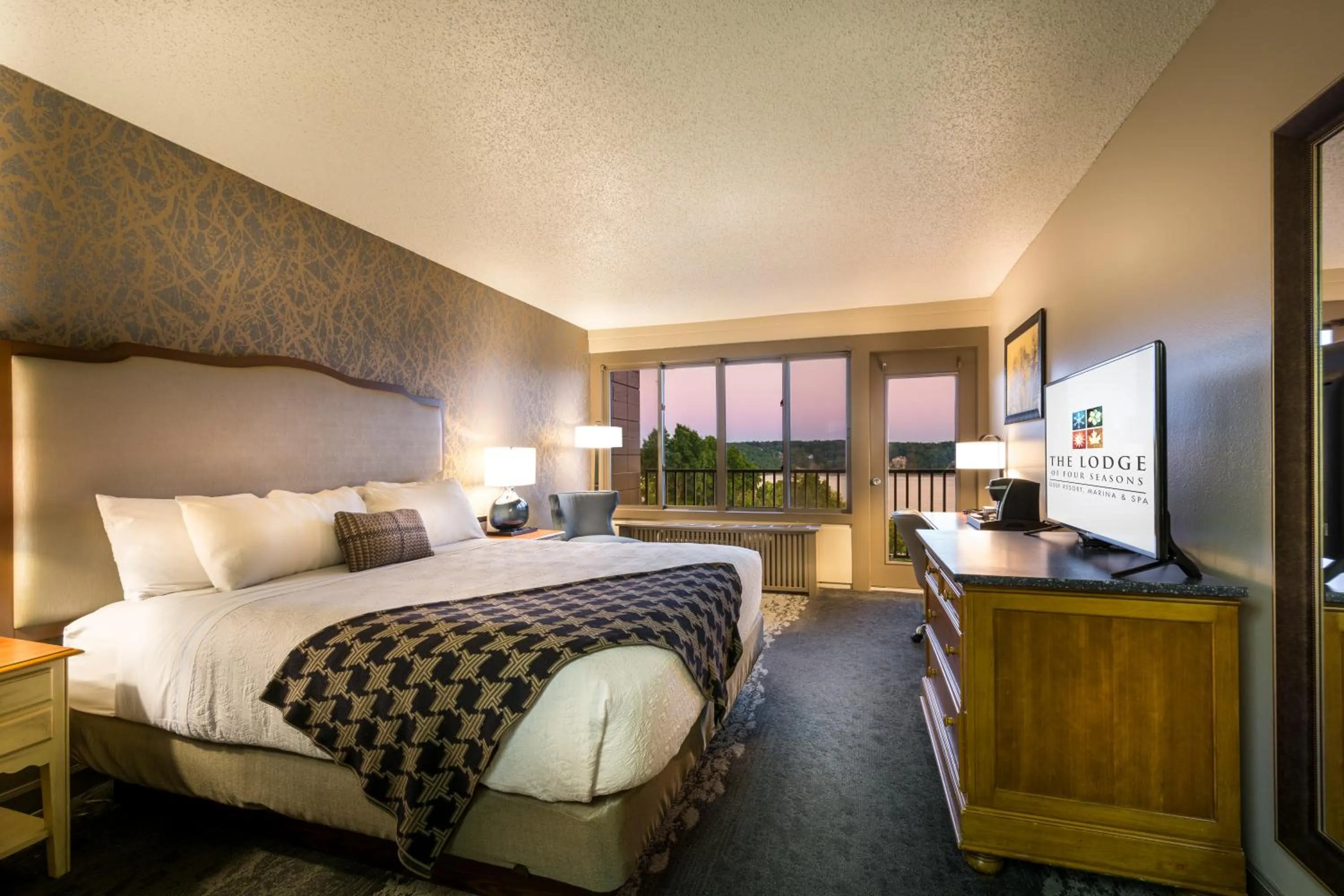 Photo of the whole room, Bed in Lodge of Four Seasons Golf Resort, Marina & Spa