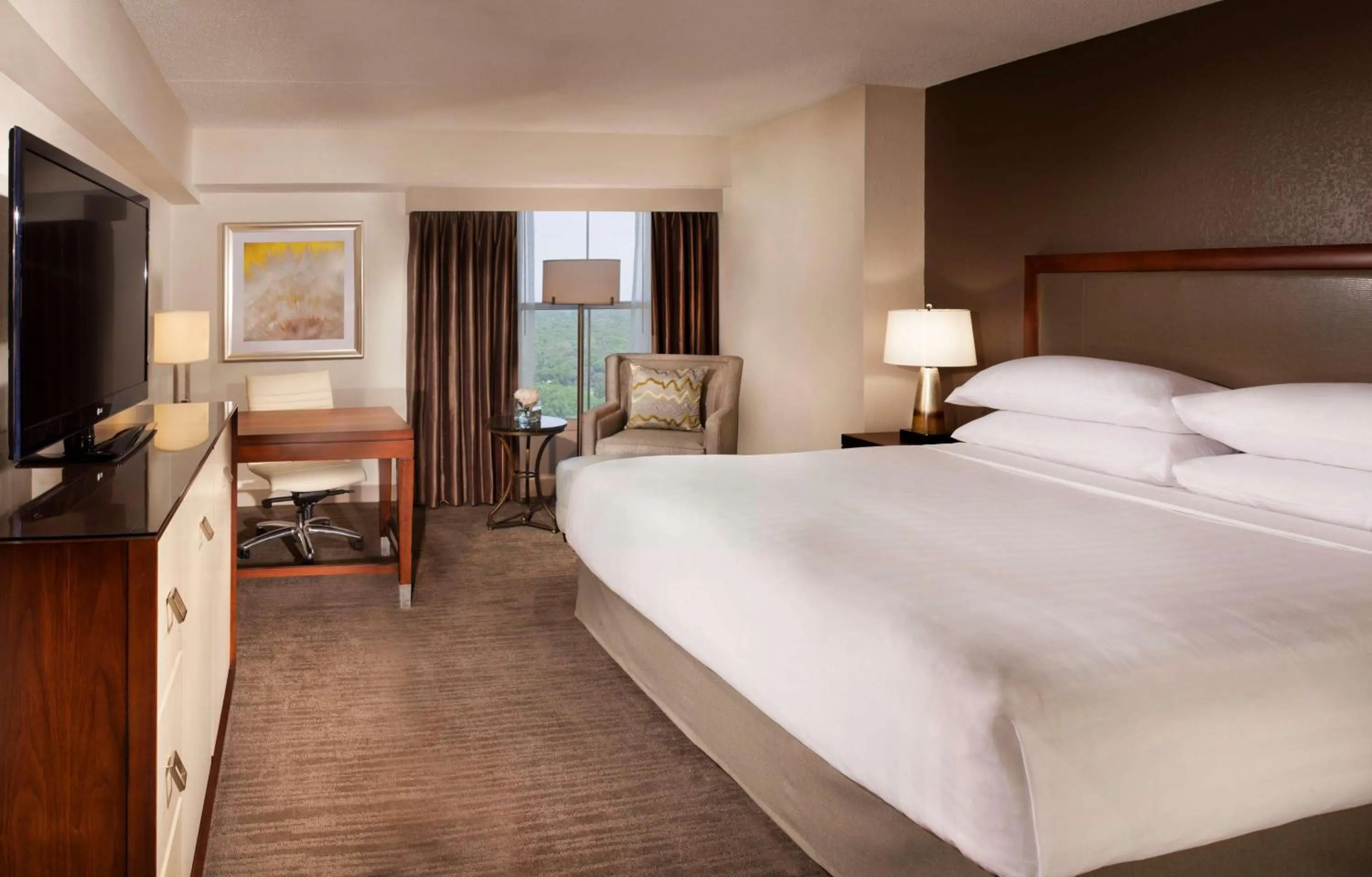 Photo of the whole room, Bed in Hyatt Regency Long Island