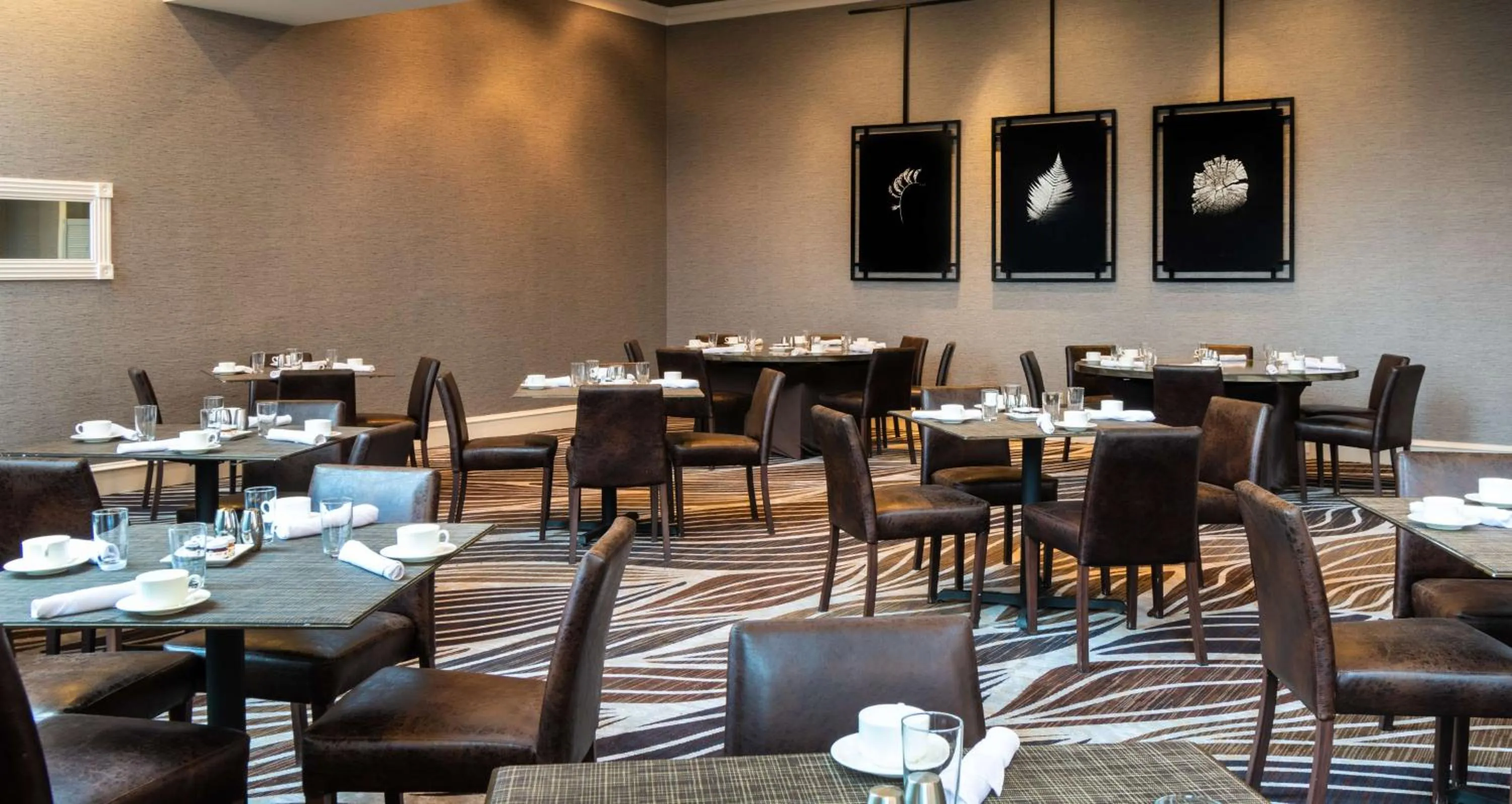 Restaurant/places to eat in Hyatt Regency Long Island