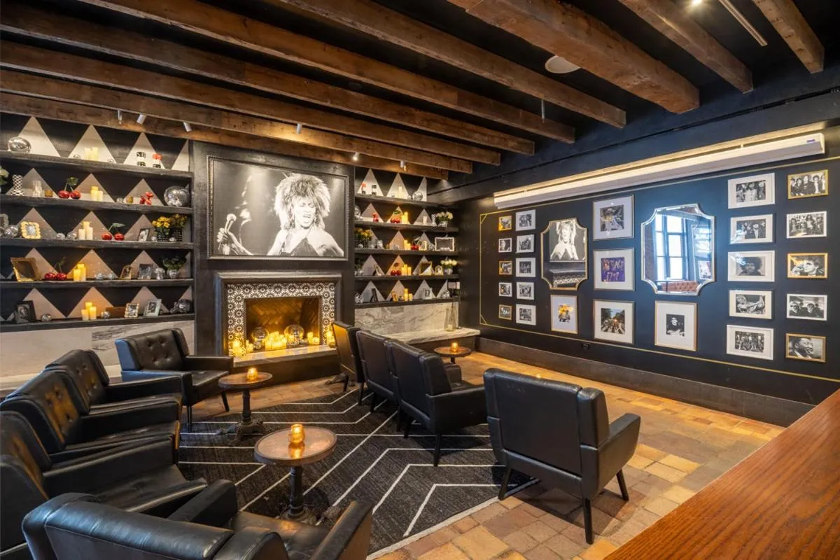 Lounge or bar in Pod 39