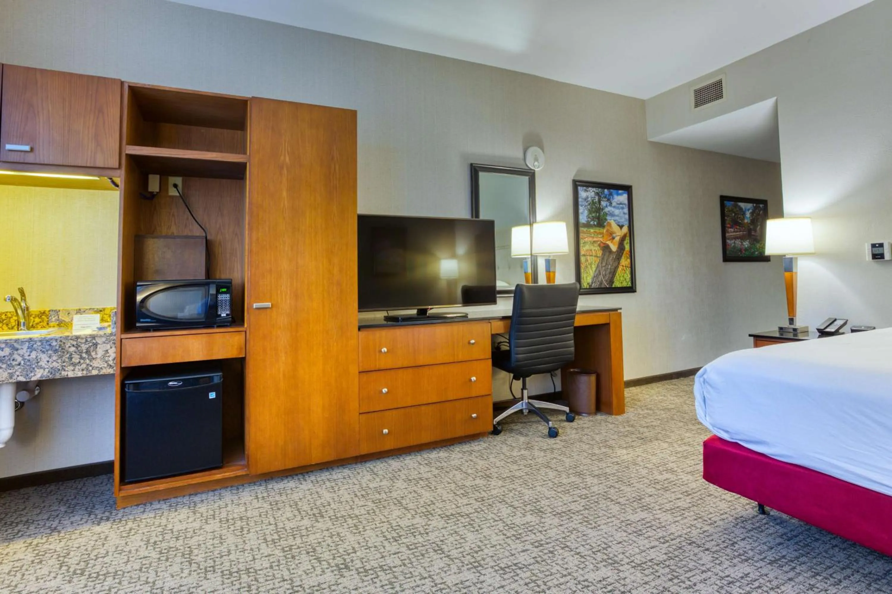 Bedroom, Bed in Drury Plaza Hotel San Antonio Riverwalk