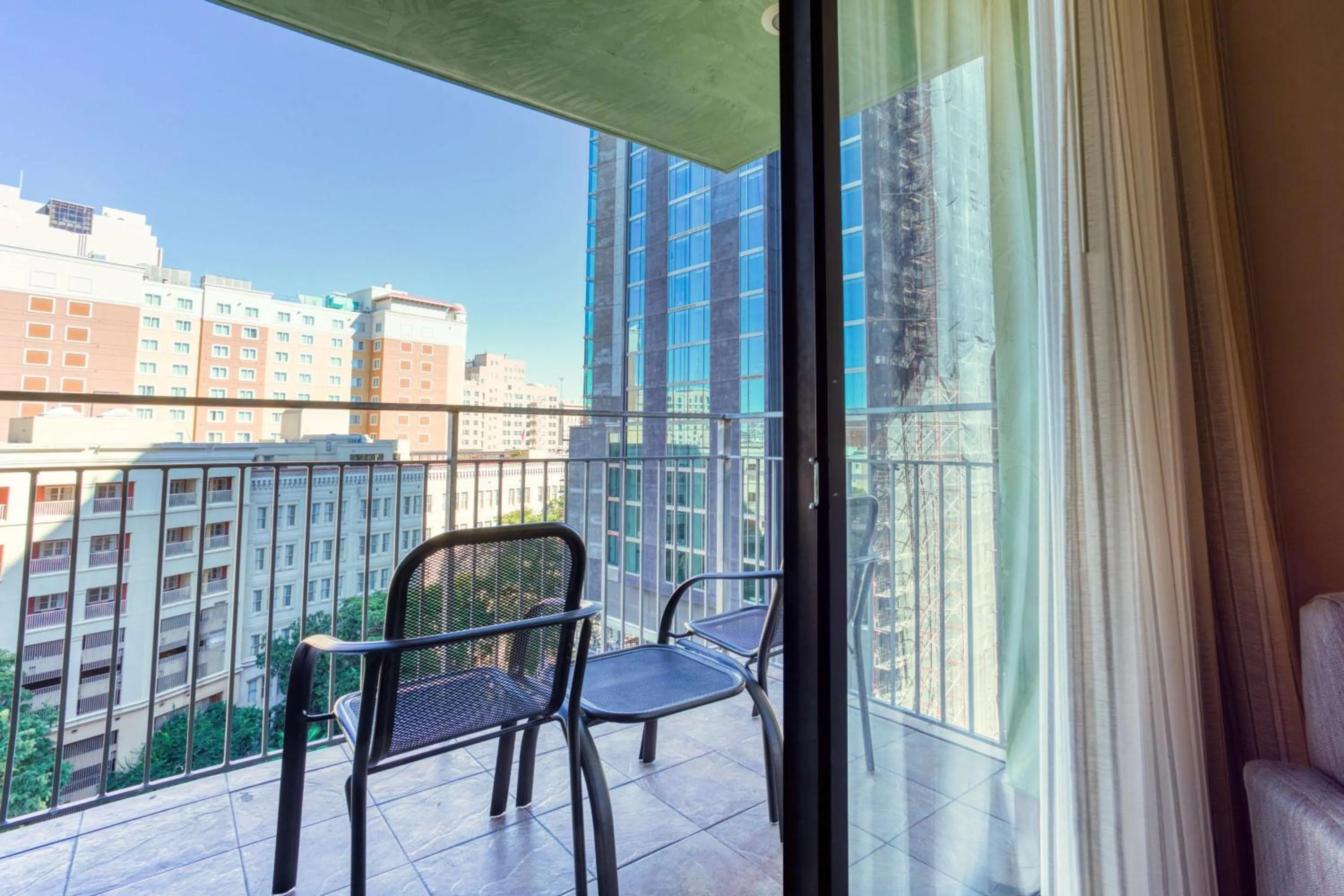 Photo of the whole room in Drury Plaza Hotel San Antonio Riverwalk