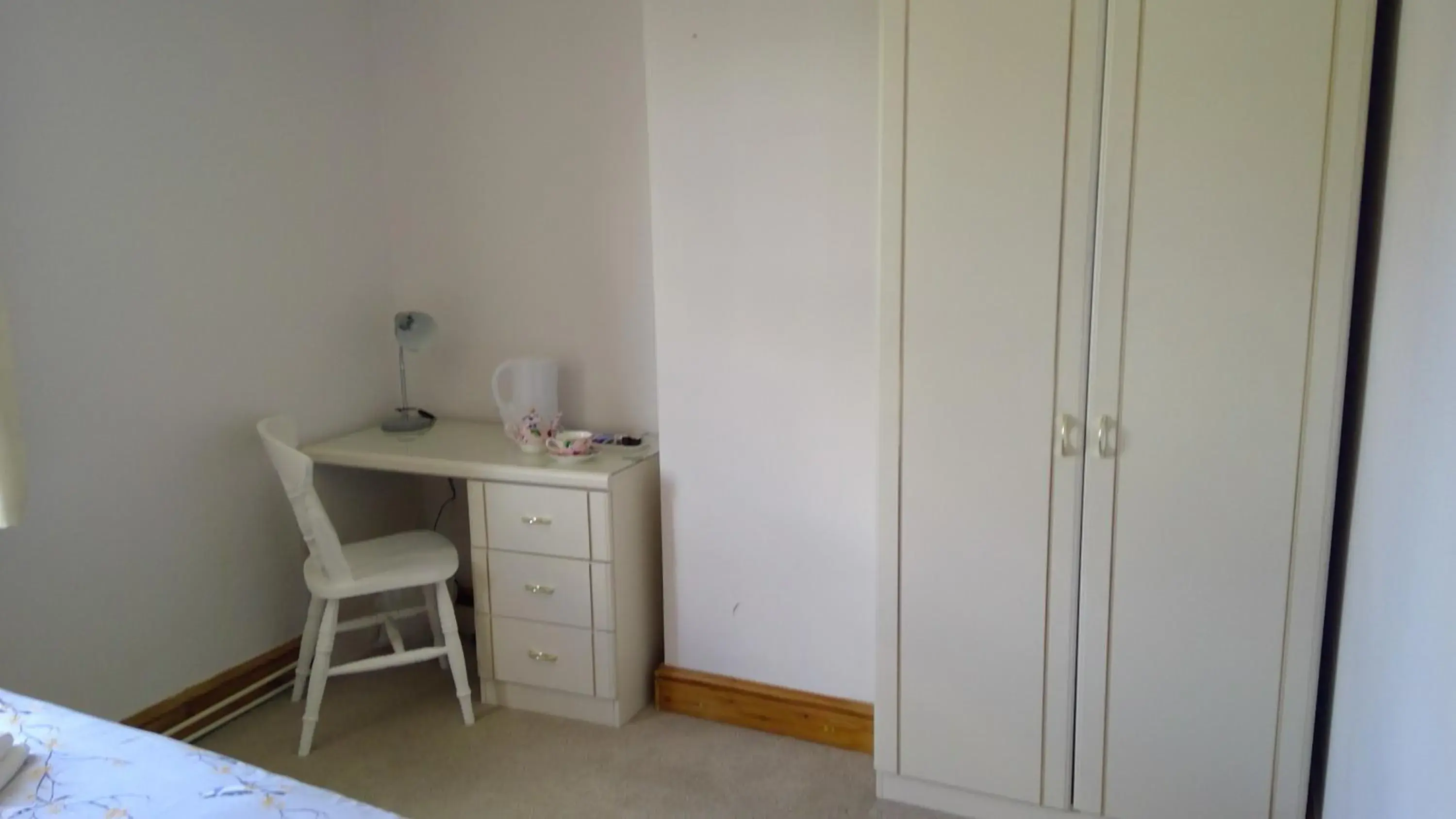 Double Room with Lake View - single occupancy in Mallard Cottage Guest House Double Room with Lake View - single occupancy in Mallard Cottage Guest House