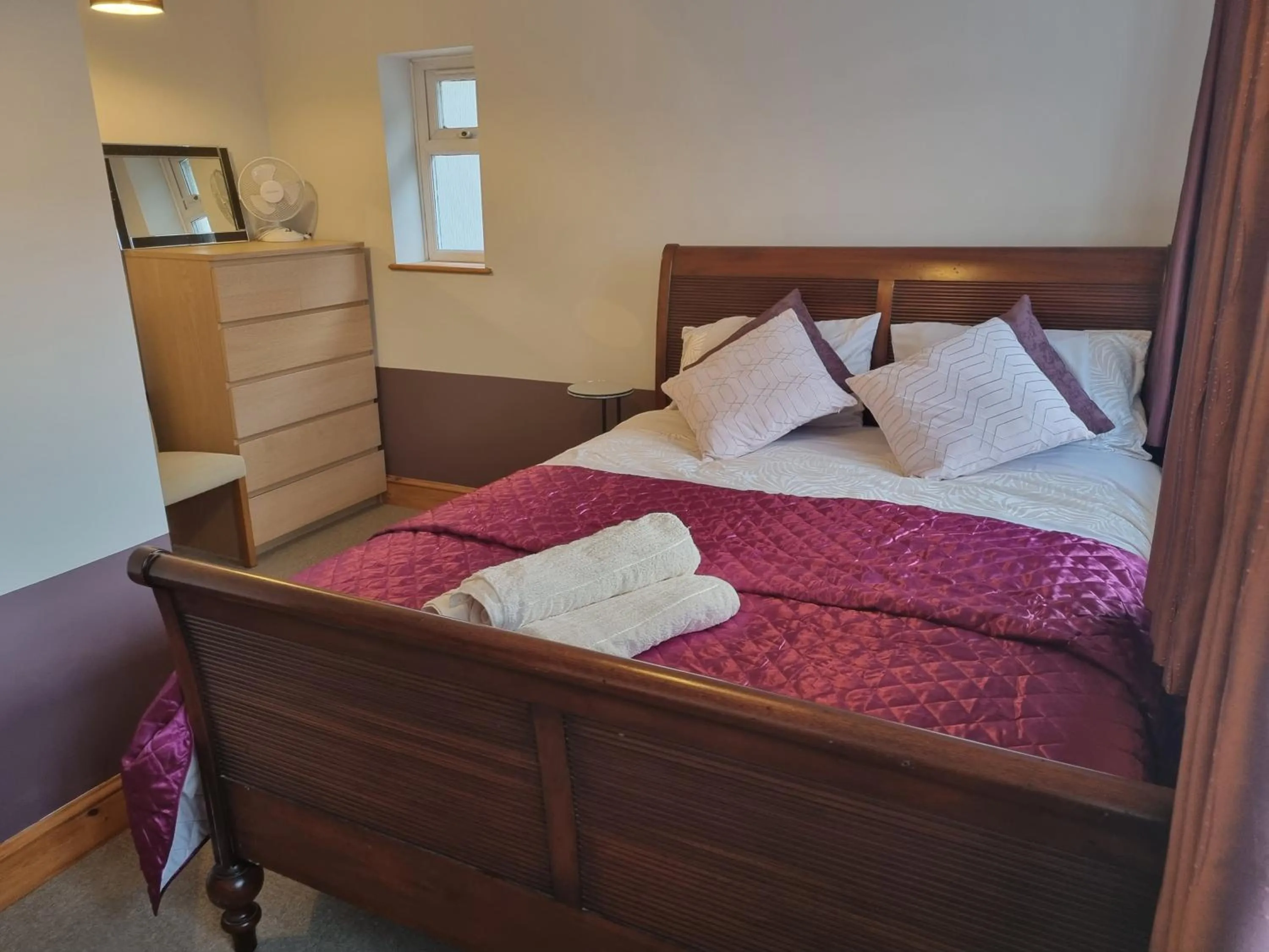 Bed in Mallard Cottage Guest House