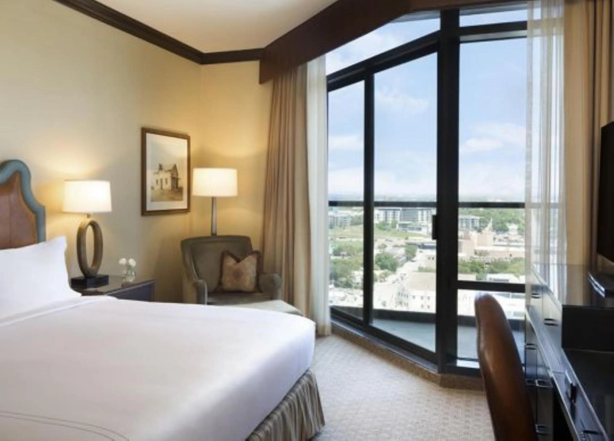Photo of the whole room, Bed in Omni Austin Hotel Downtown