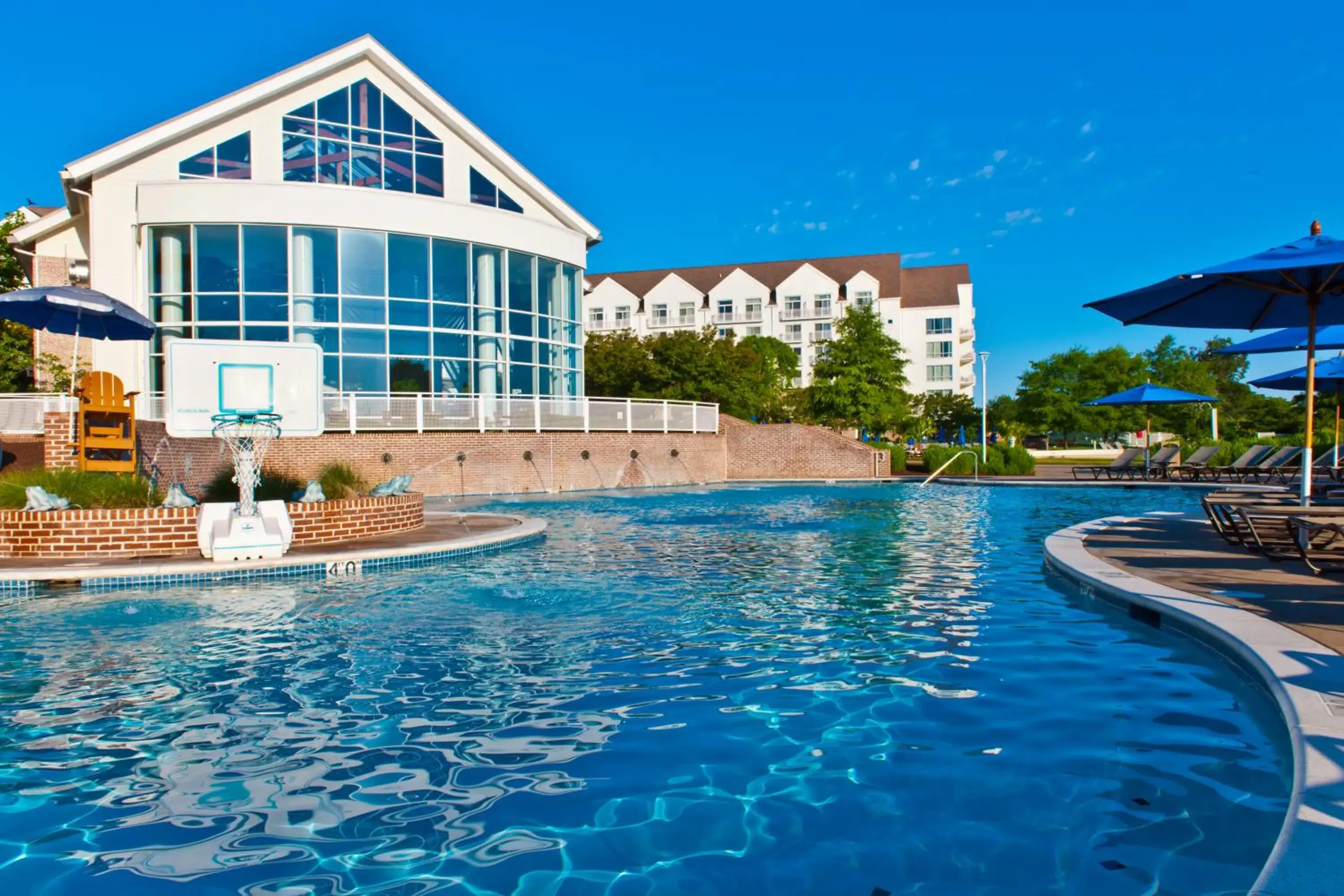 Swimming pool in Hyatt Regency Chesapeake Bay Golf Resort, Spa & Marina Swimming pool in Hyatt Regency Chesapeake Bay Golf Resort, Spa & Marina
