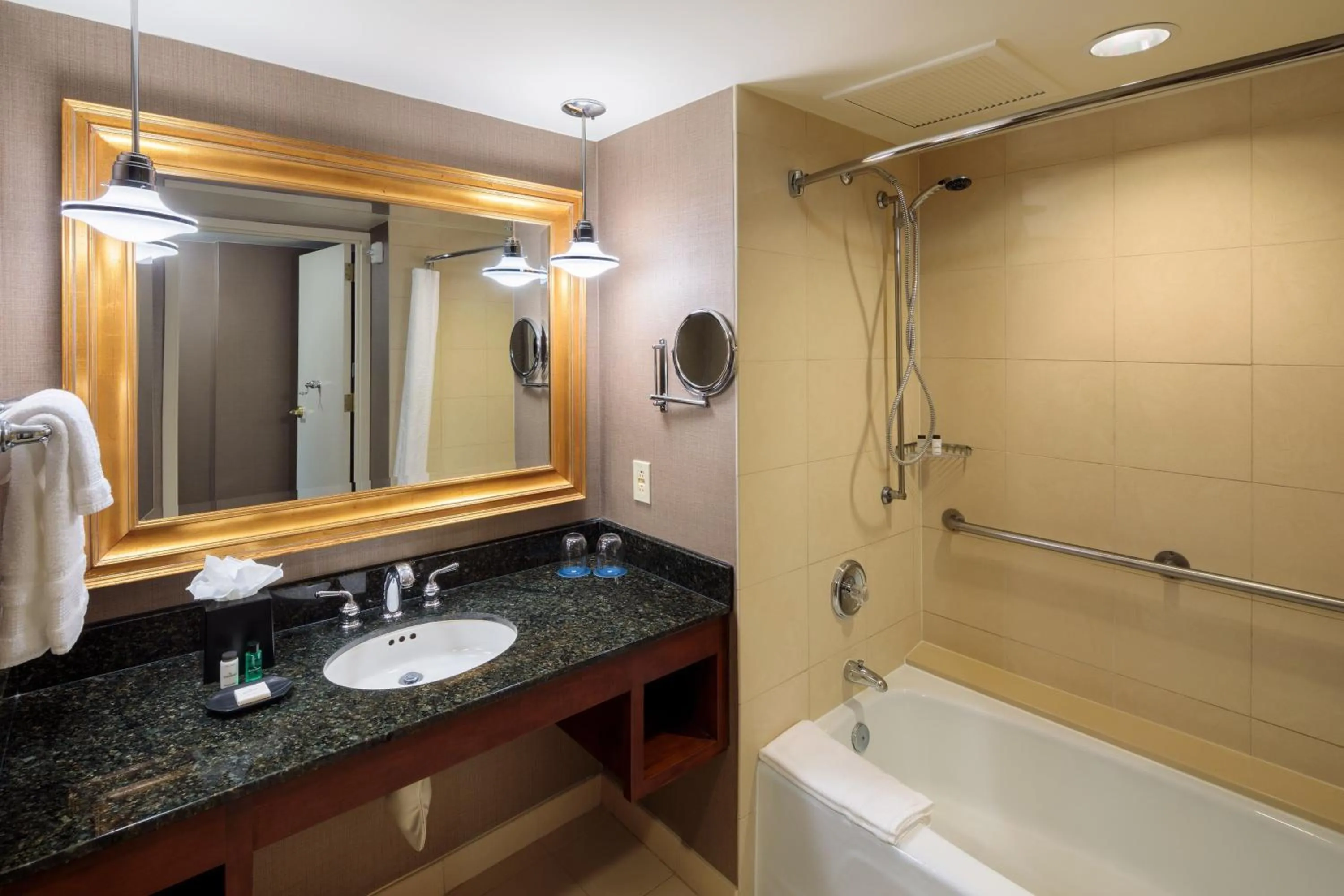 Bathroom in The Plaza Hotel Columbus at Capitol Square