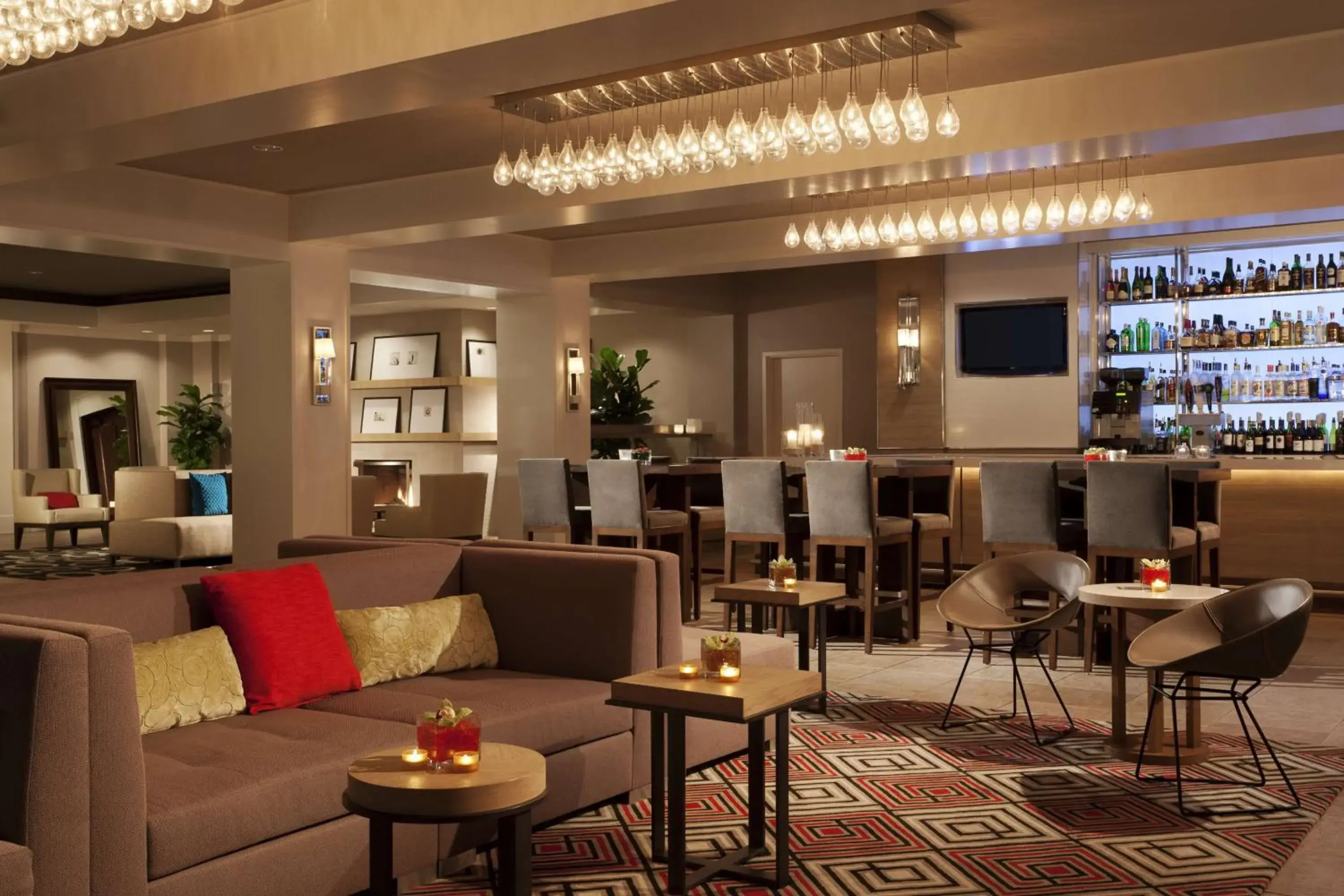 Lounge or bar in Hyatt Regency Newport Beach Lounge or bar in Hyatt Regency Newport Beach