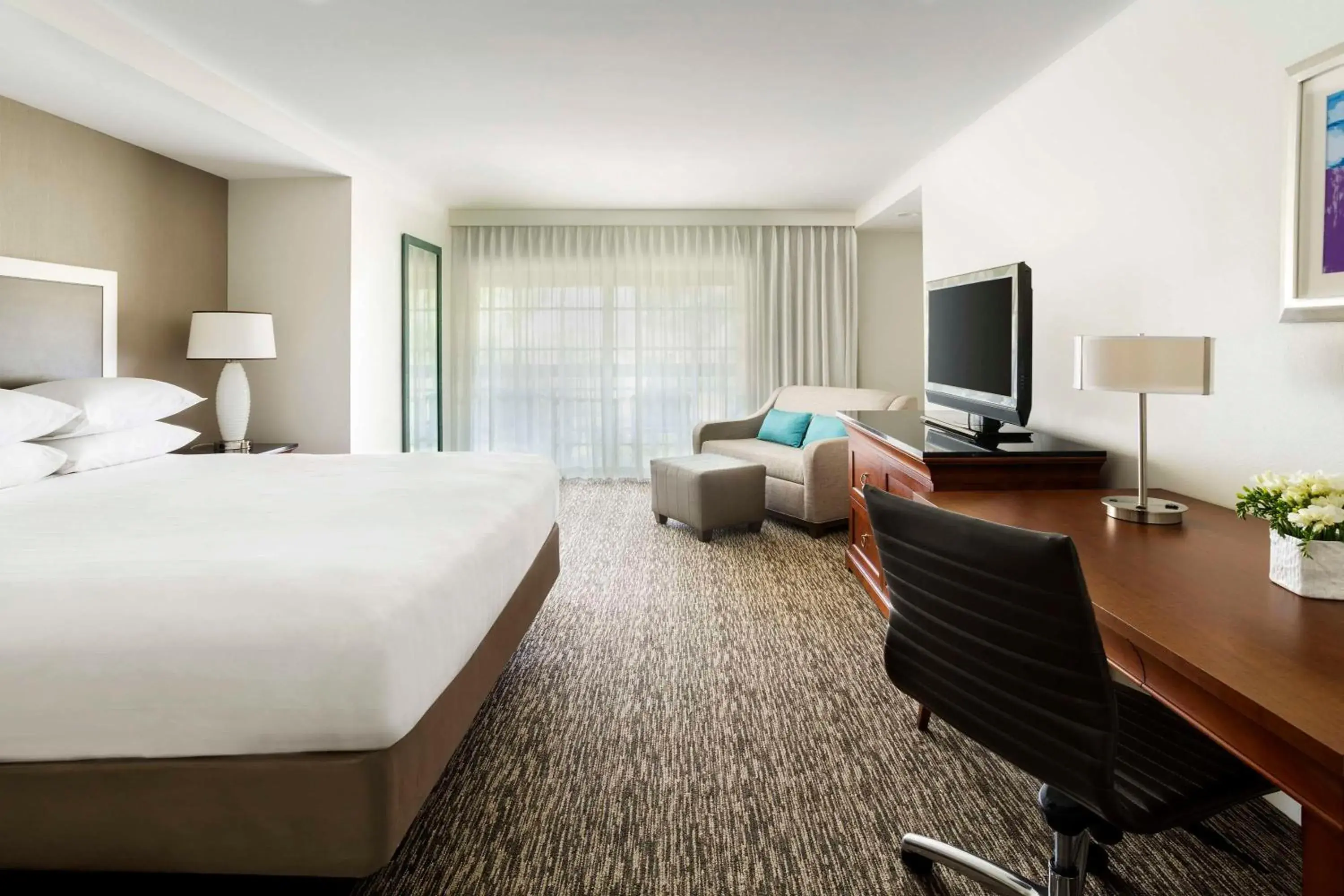 Photo of the whole room, Bed in Hyatt Regency Newport Beach Photo of the whole room, Bed in Hyatt Regency Newport Beach