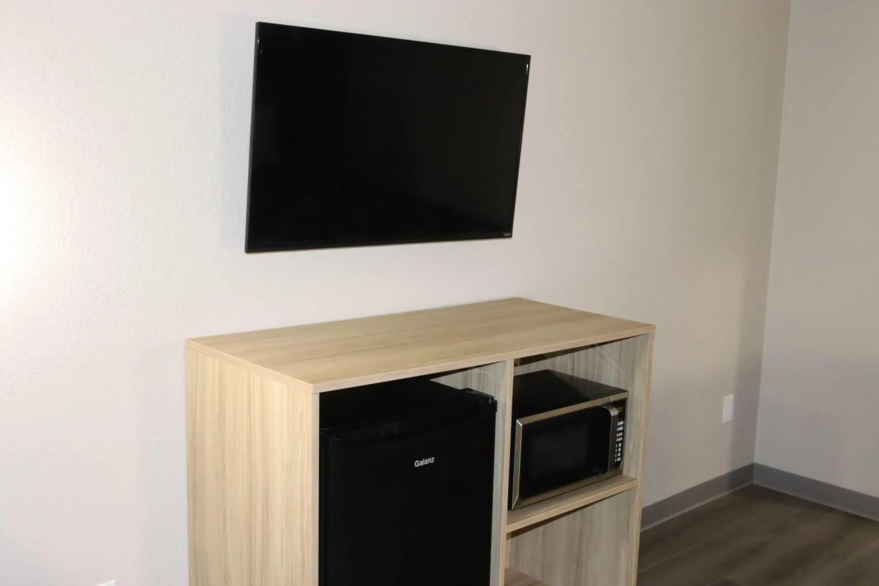 Queen Room - Non-Smoking in Super 8 by Wyndham Cabot Queen Room - Non-Smoking in Super 8 by Wyndham Cabot