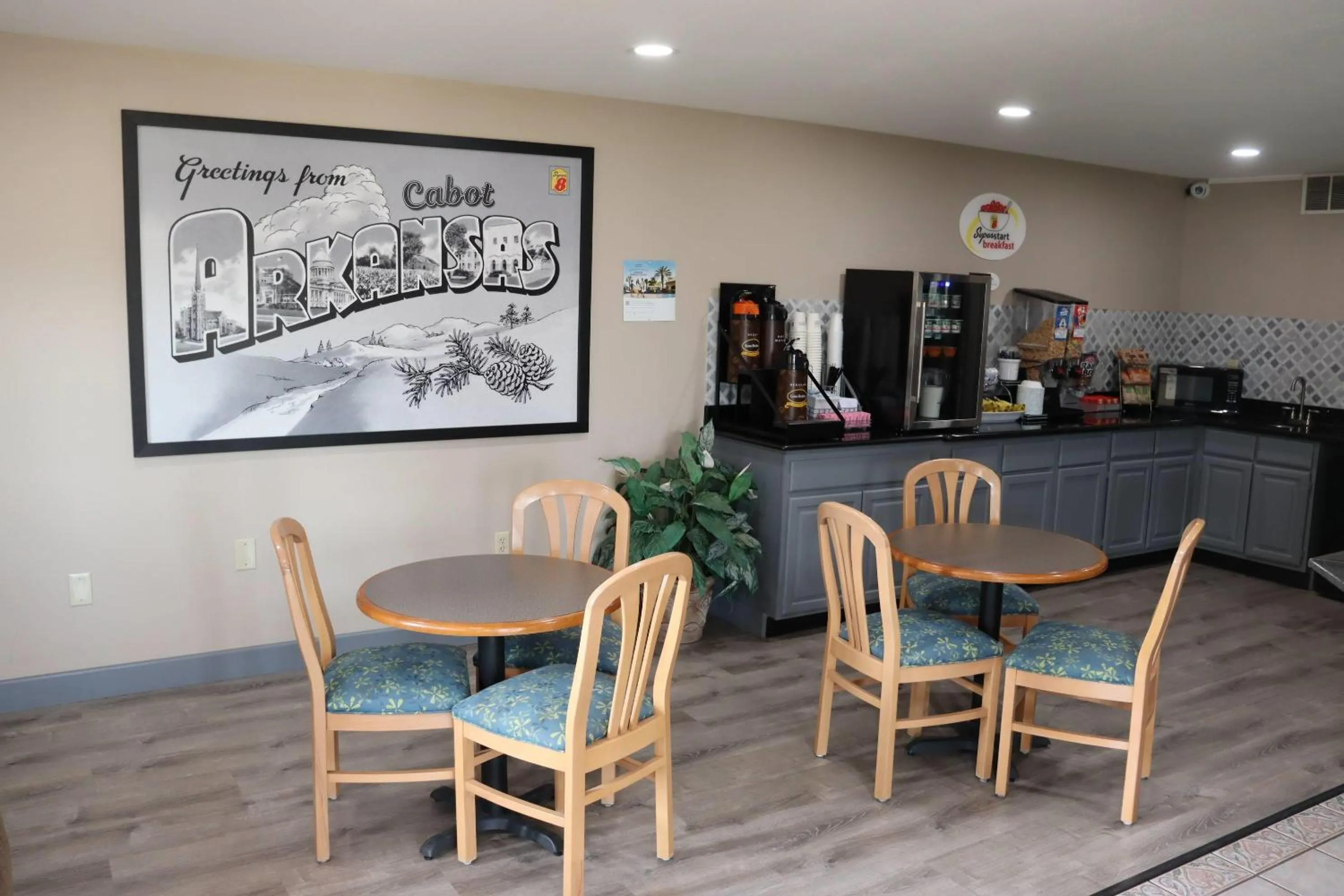 Restaurant/places to eat in Super 8 by Wyndham Cabot