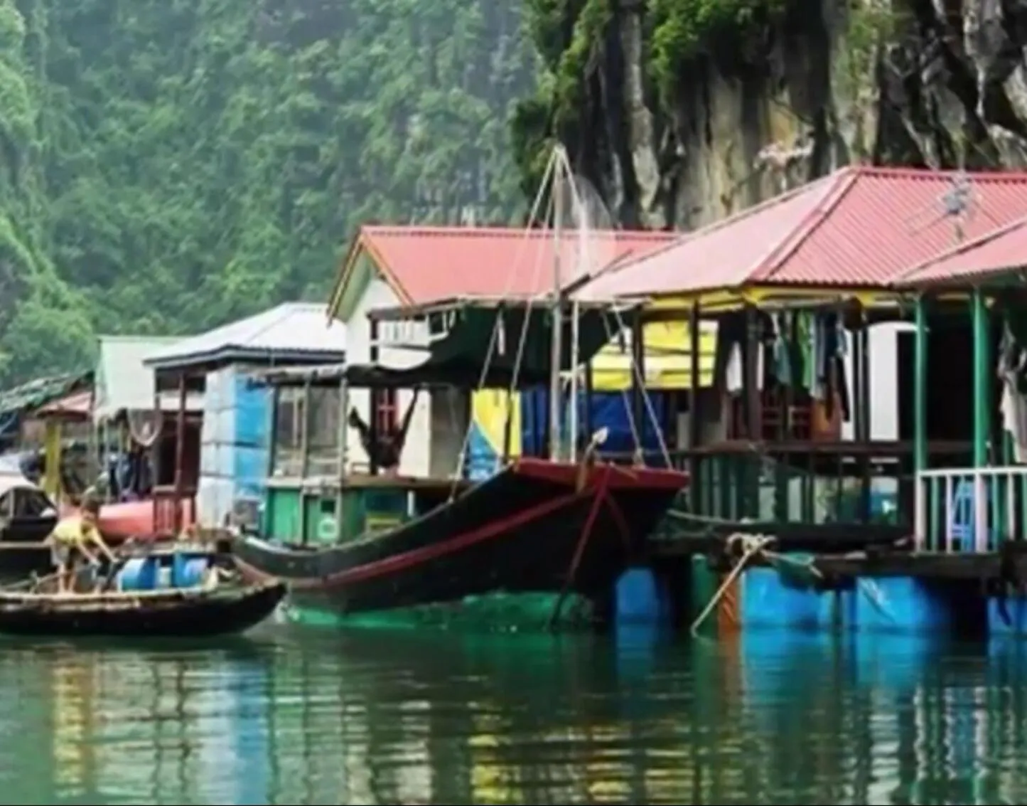 Canoeing in Cat Ba Thailand Hotel