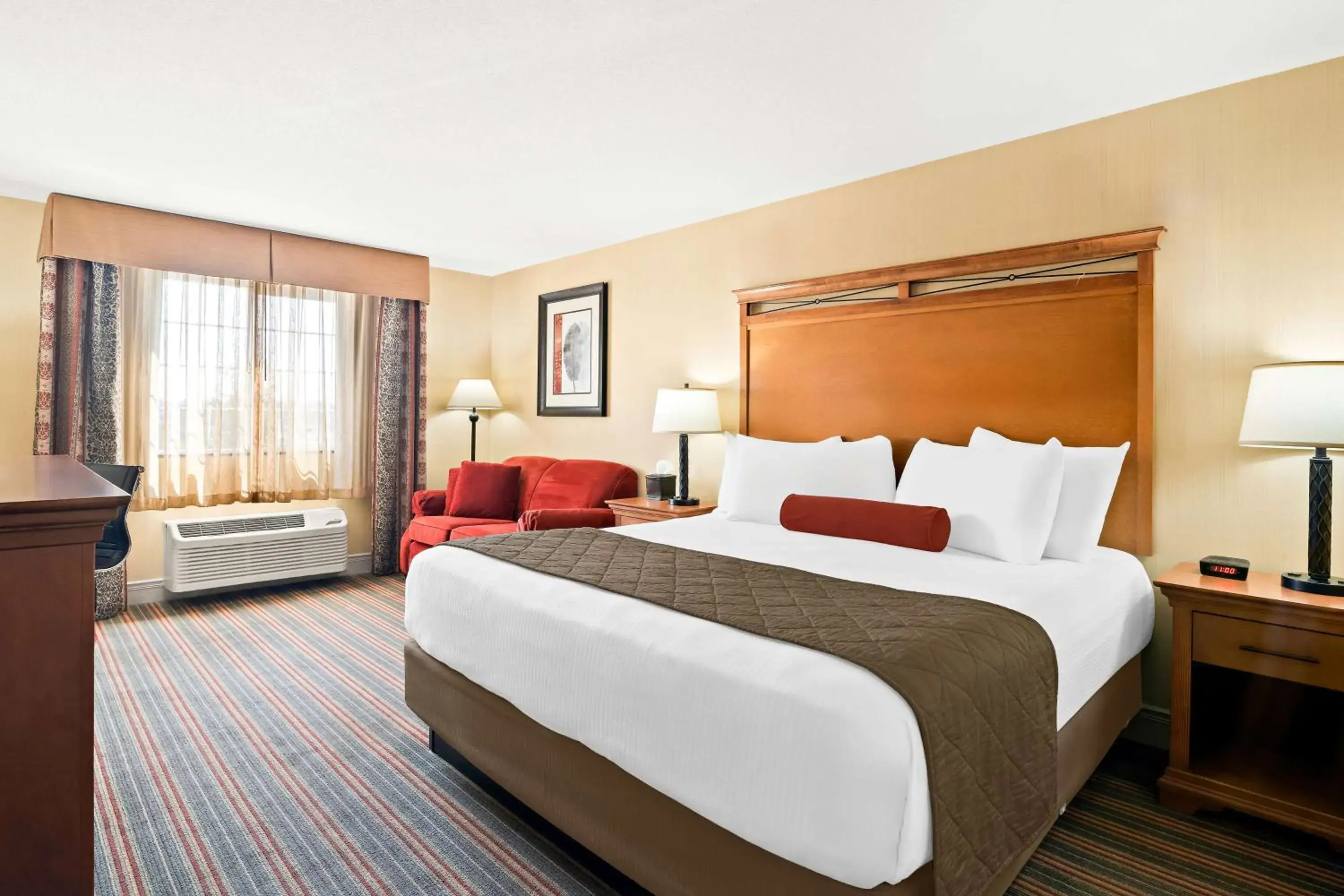 Bedroom, Bed in Best Western Newberry Station Bedroom, Bed in Best Western Newberry Station