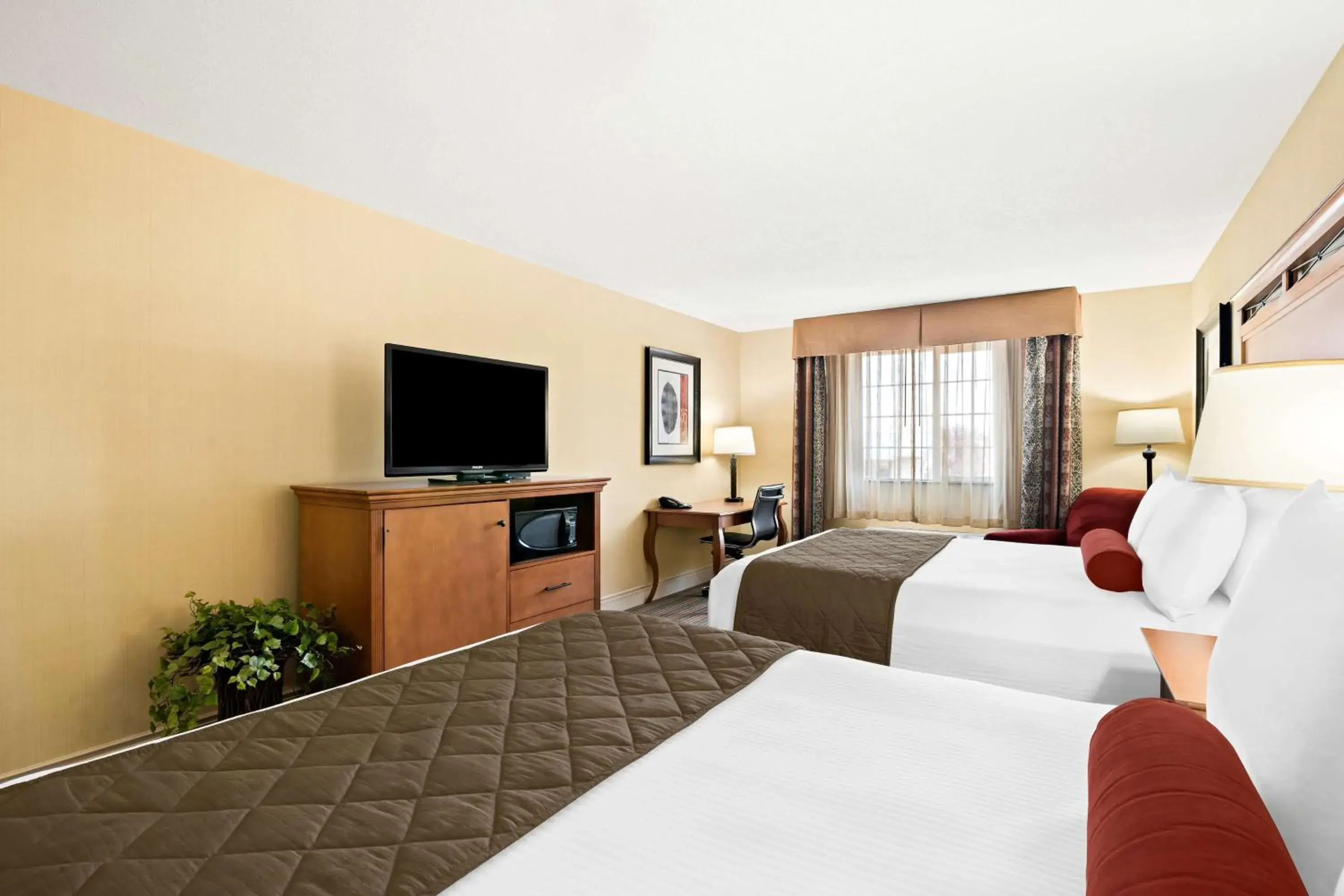 Bedroom, Bed in Best Western Newberry Station Bedroom, Bed in Best Western Newberry Station