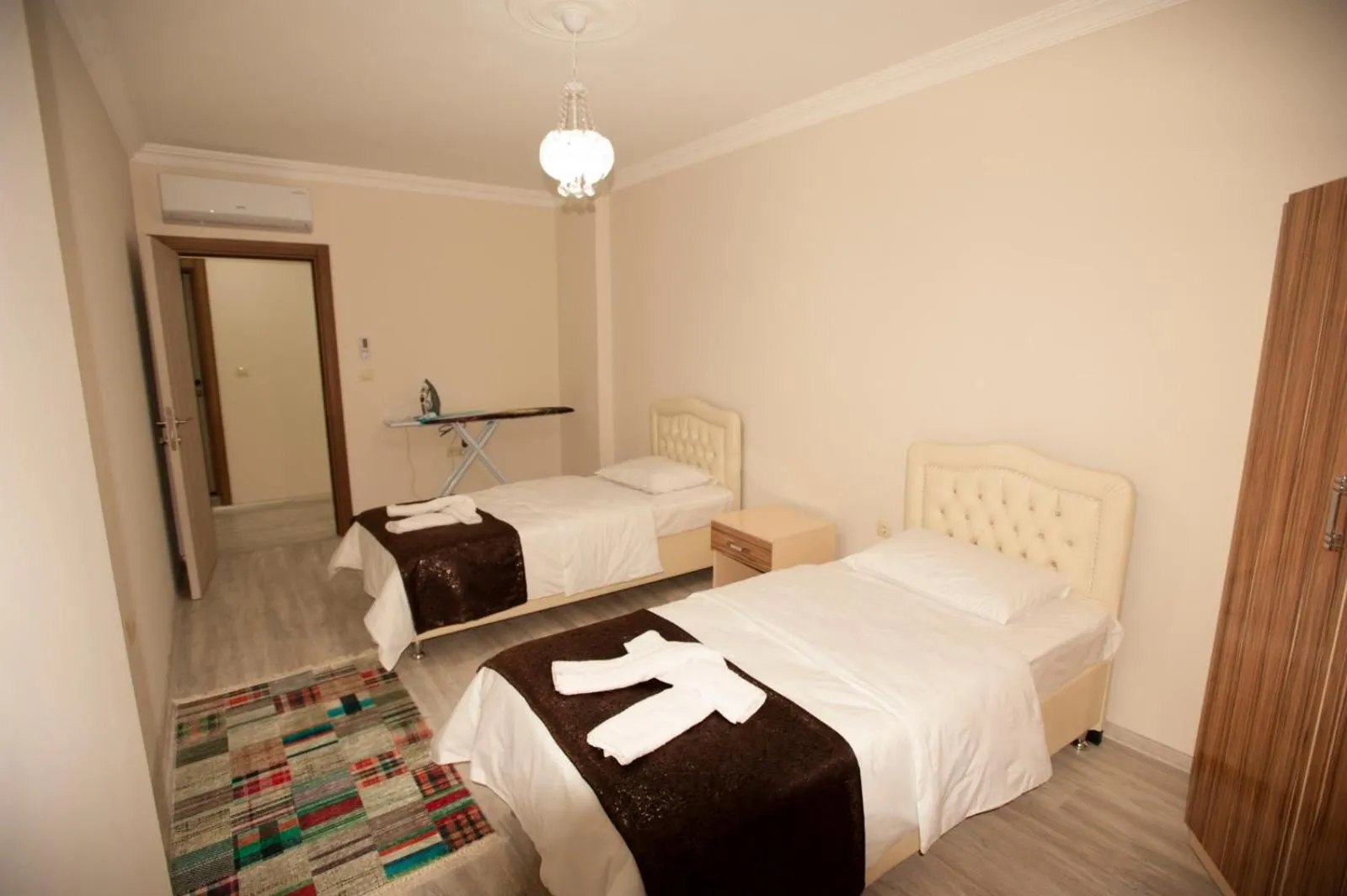 Bedroom, Bed in ADEN KAR suite