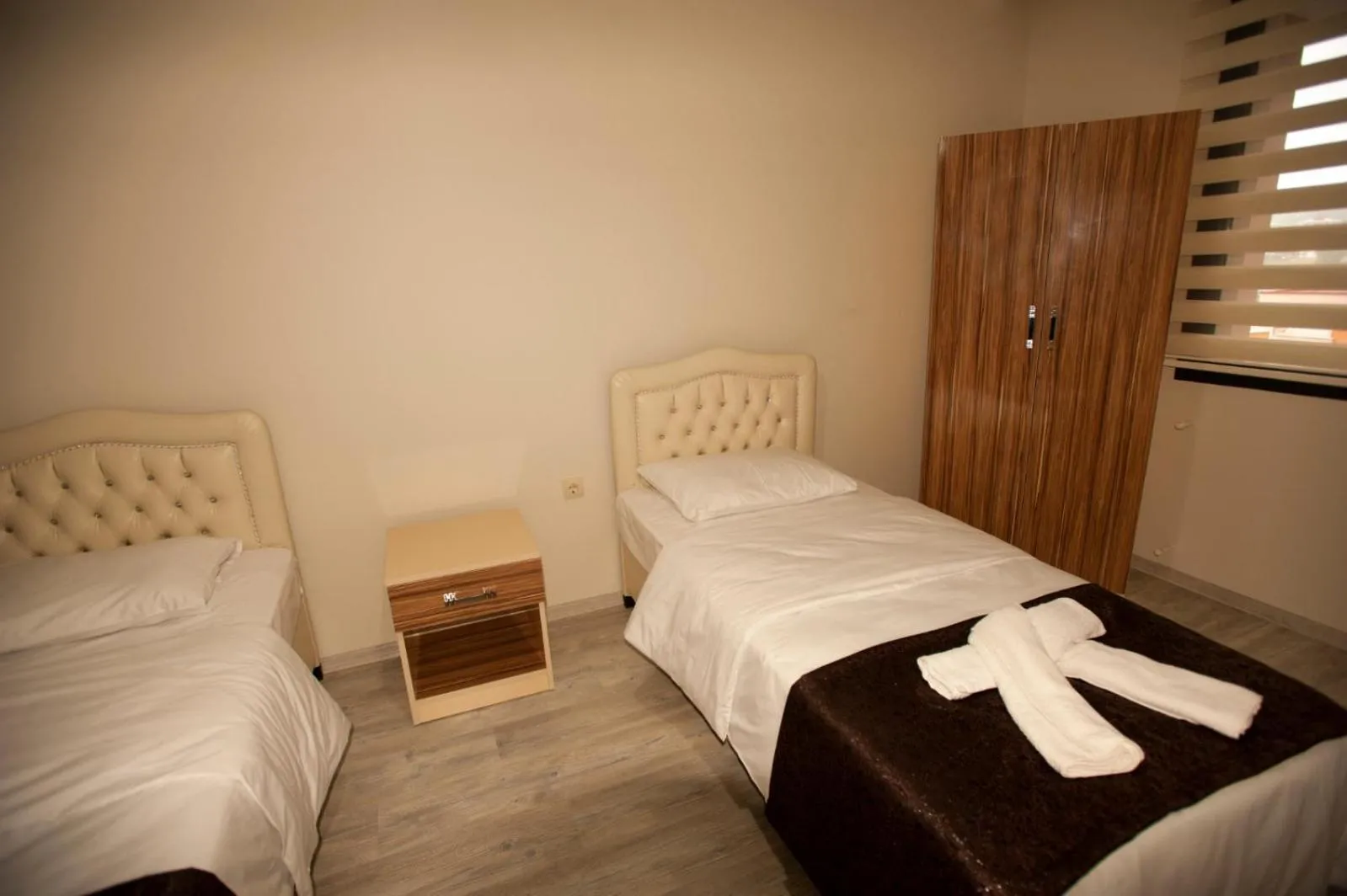 Bedroom, Bed in ADEN KAR suite