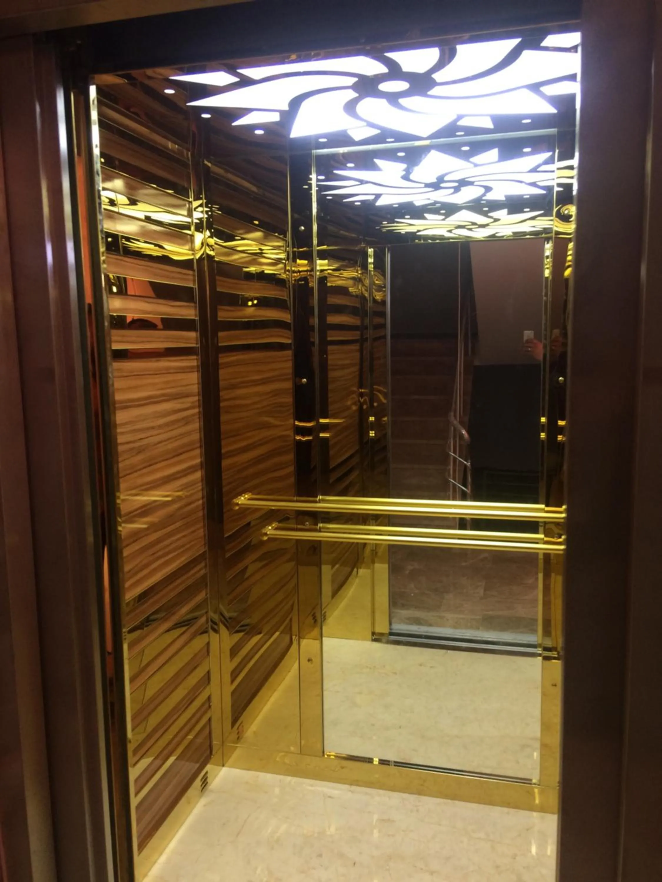 Property building in ADEN KAR suite