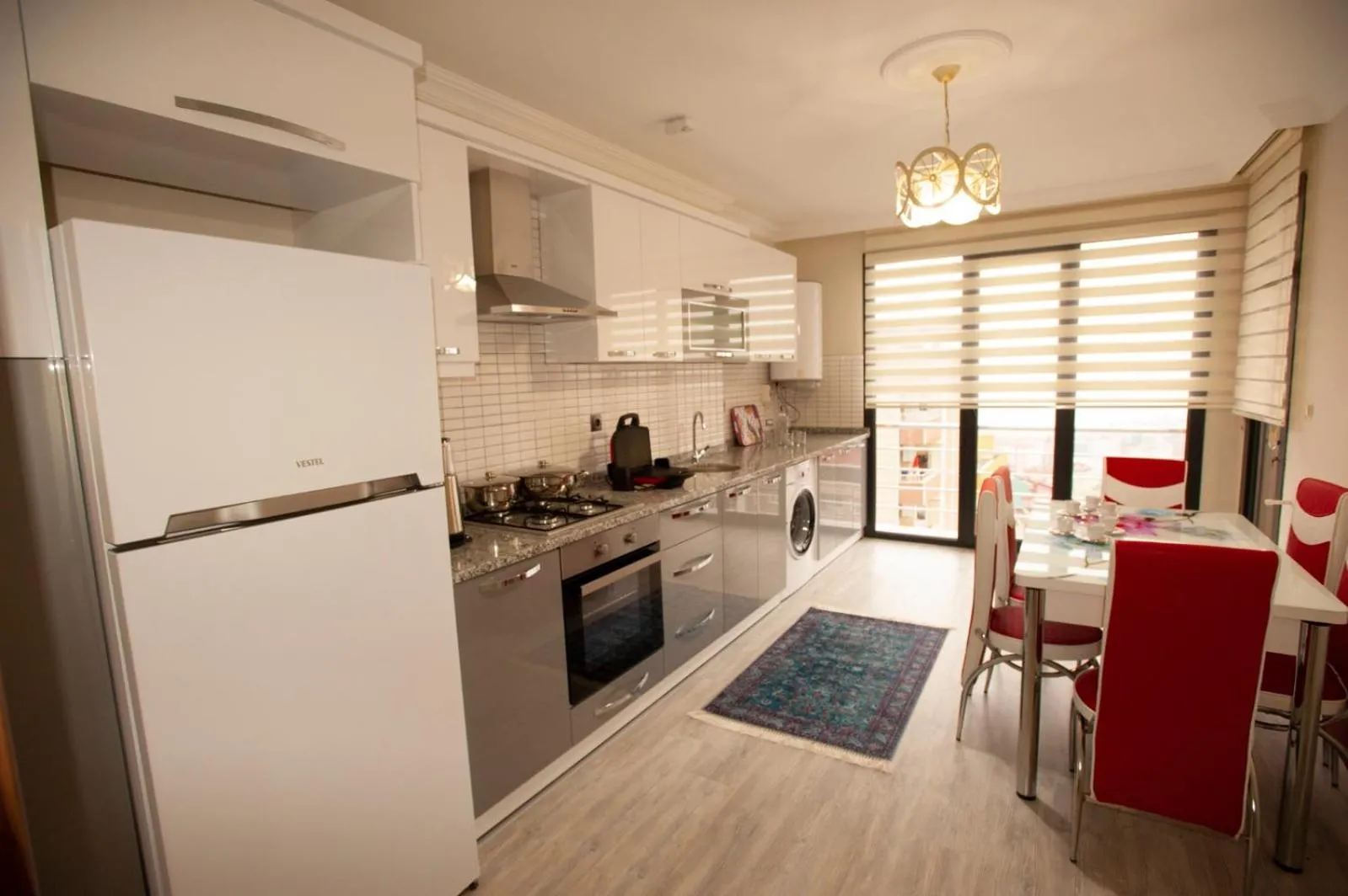 Kitchen or kitchenette in ADEN KAR suite