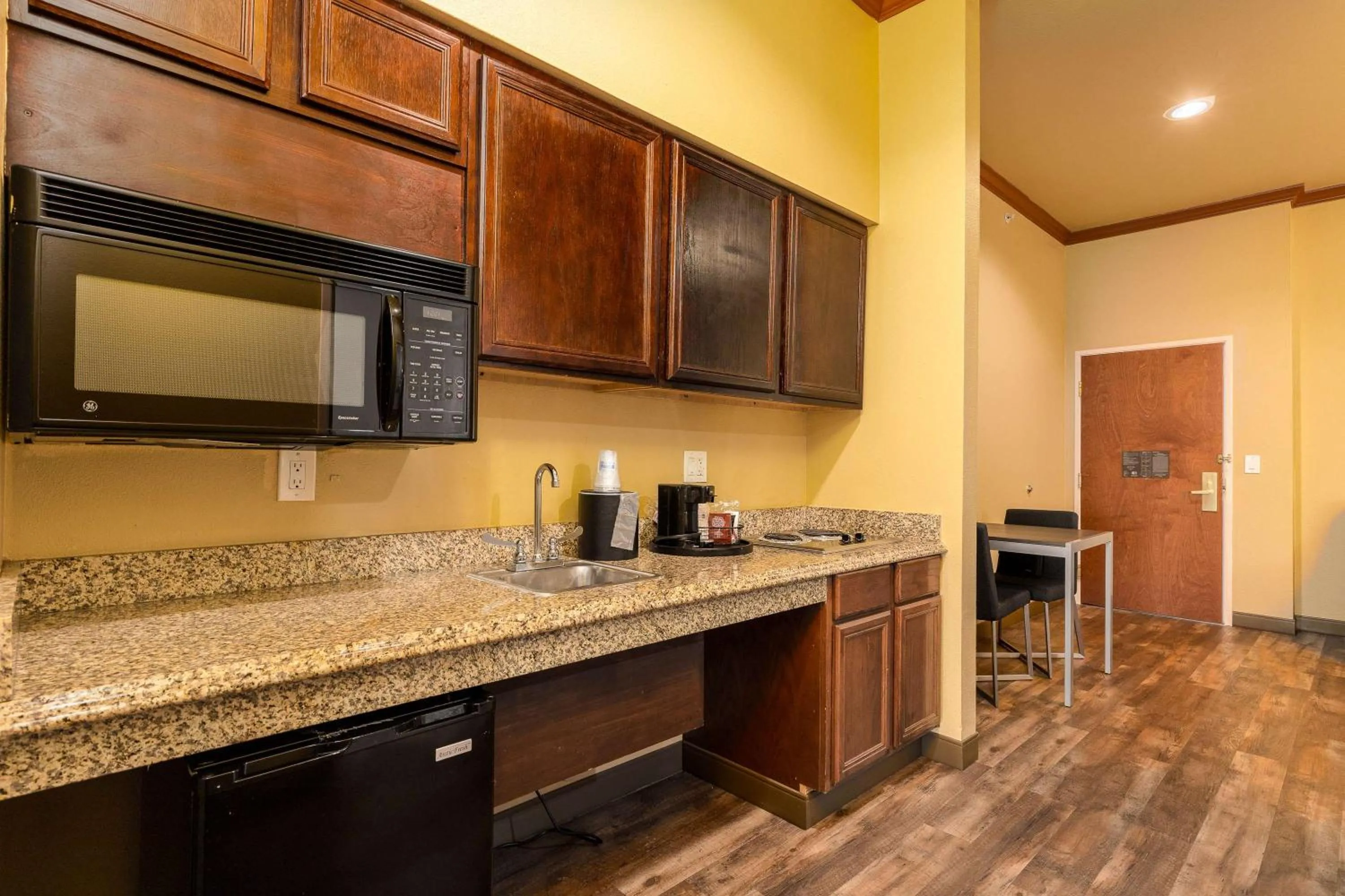 Kitchen or kitchenette in Best Western Plus Portland