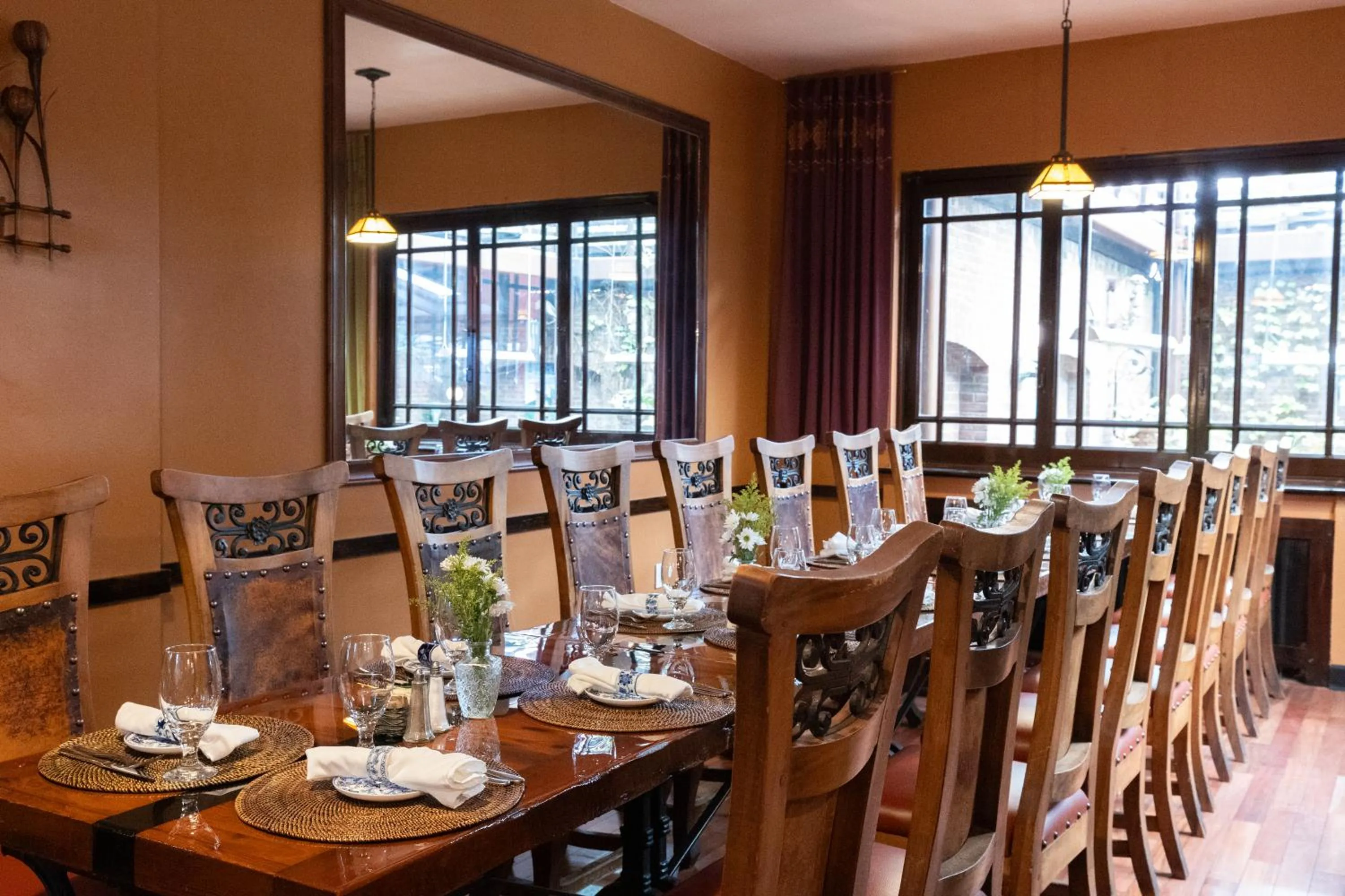 Restaurant/places to eat in Hotel Tabard Inn