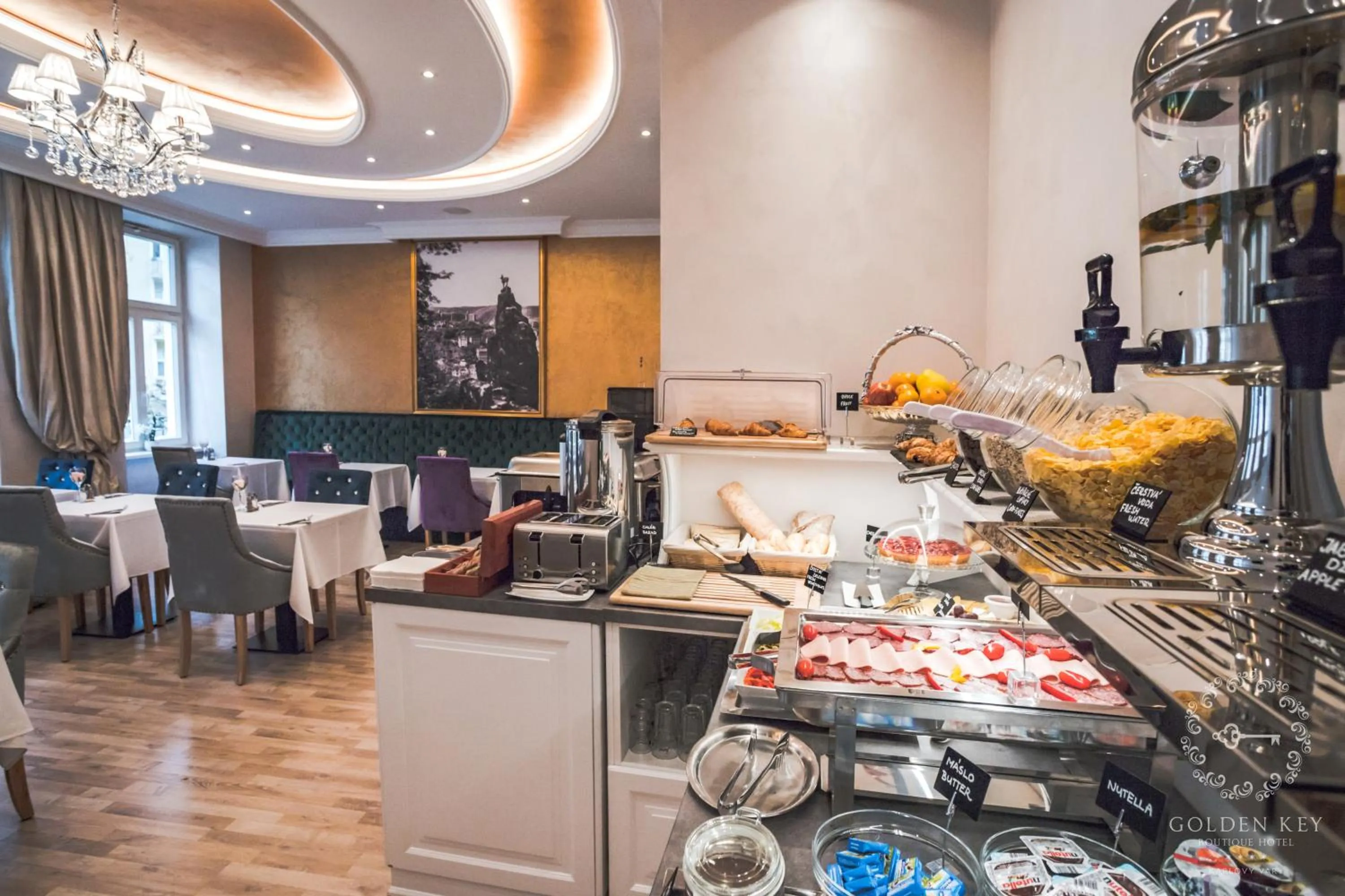 Restaurant/places to eat in Golden Key Boutique Hotel