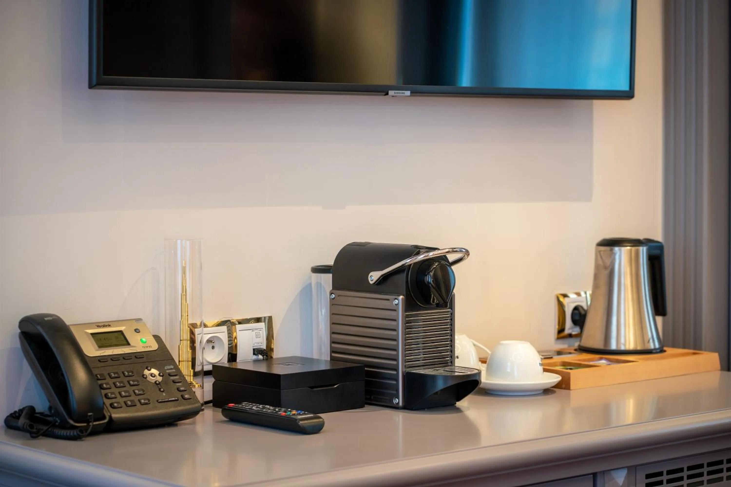 TV and multimedia in Golden Key Boutique Hotel