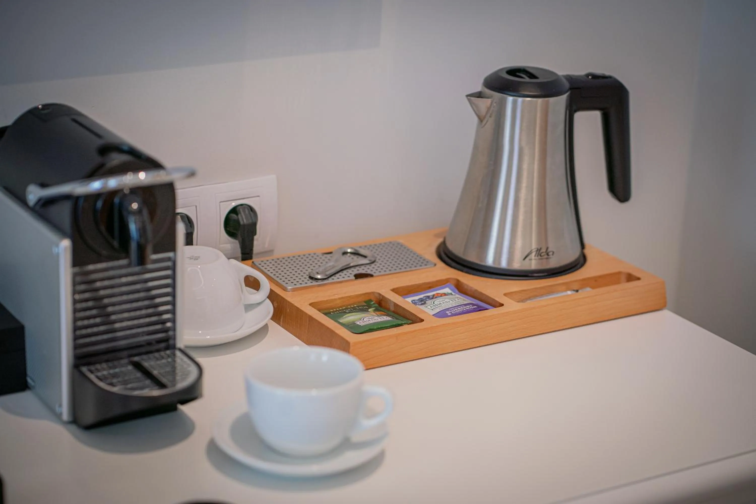 Coffee/tea facilities in Golden Key Boutique Hotel