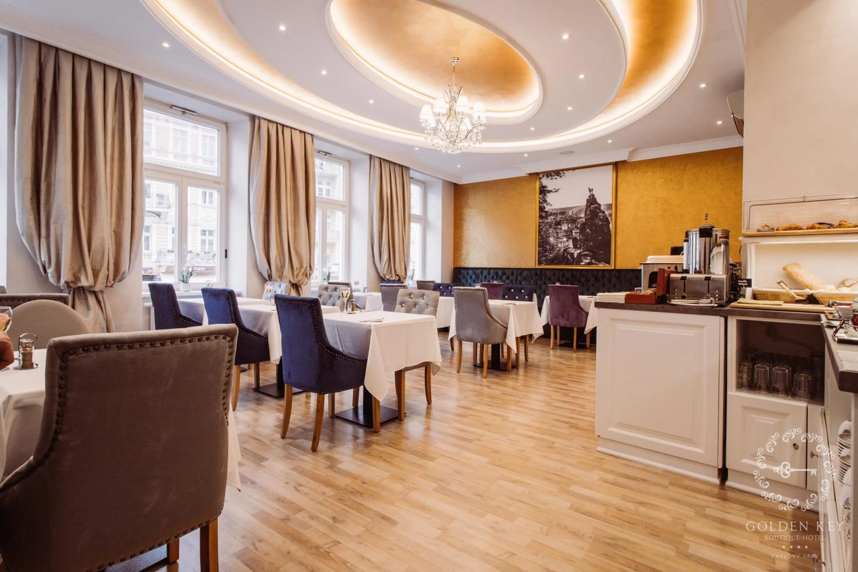 Restaurant/places to eat in Golden Key Boutique Hotel